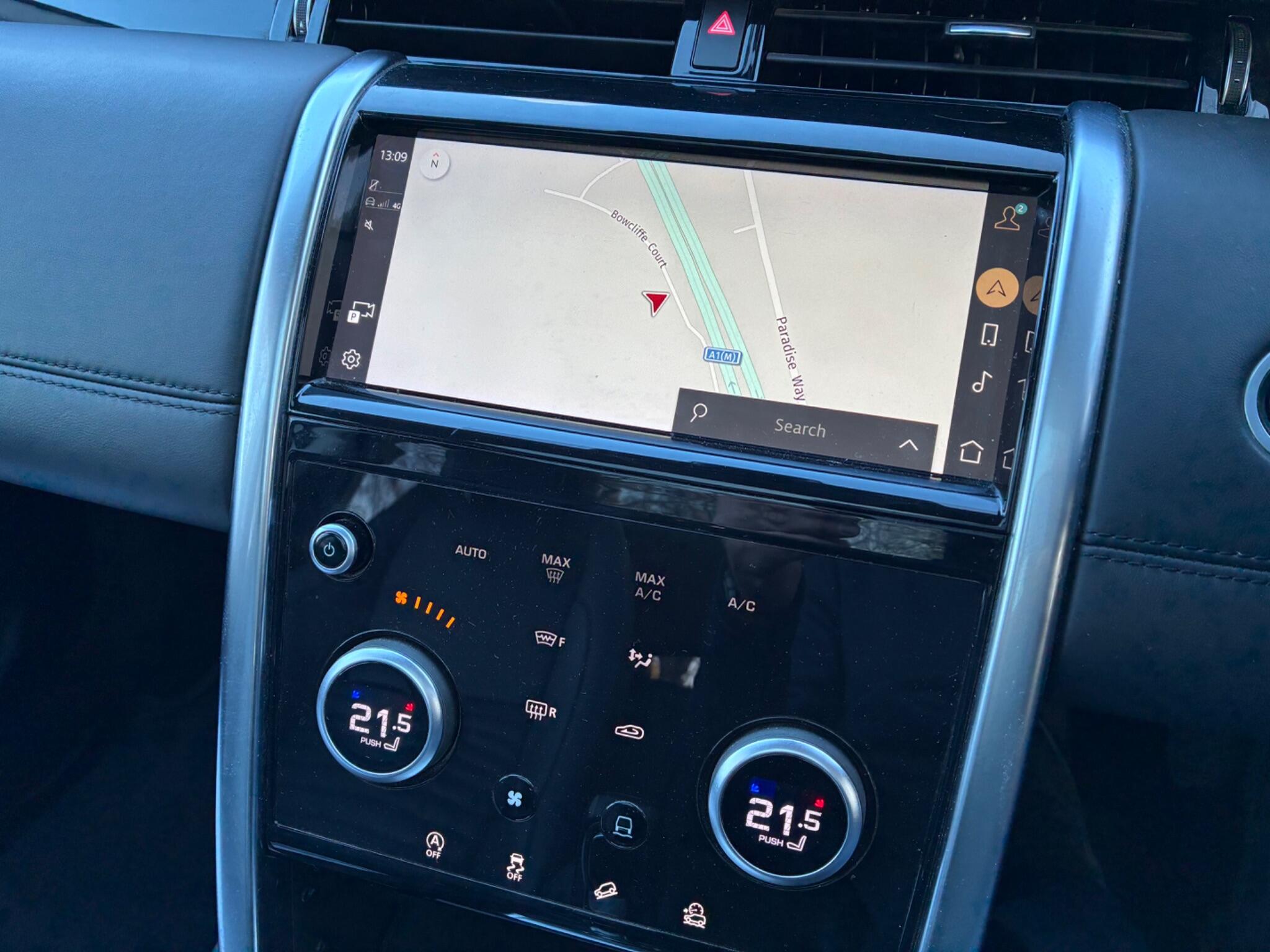 Land Rover Discovery Sport view 13