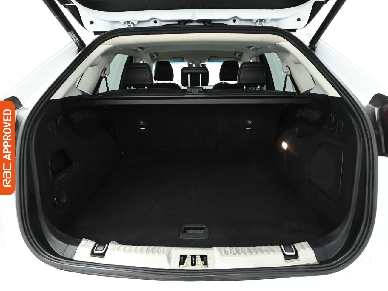 Ford Edge view 27