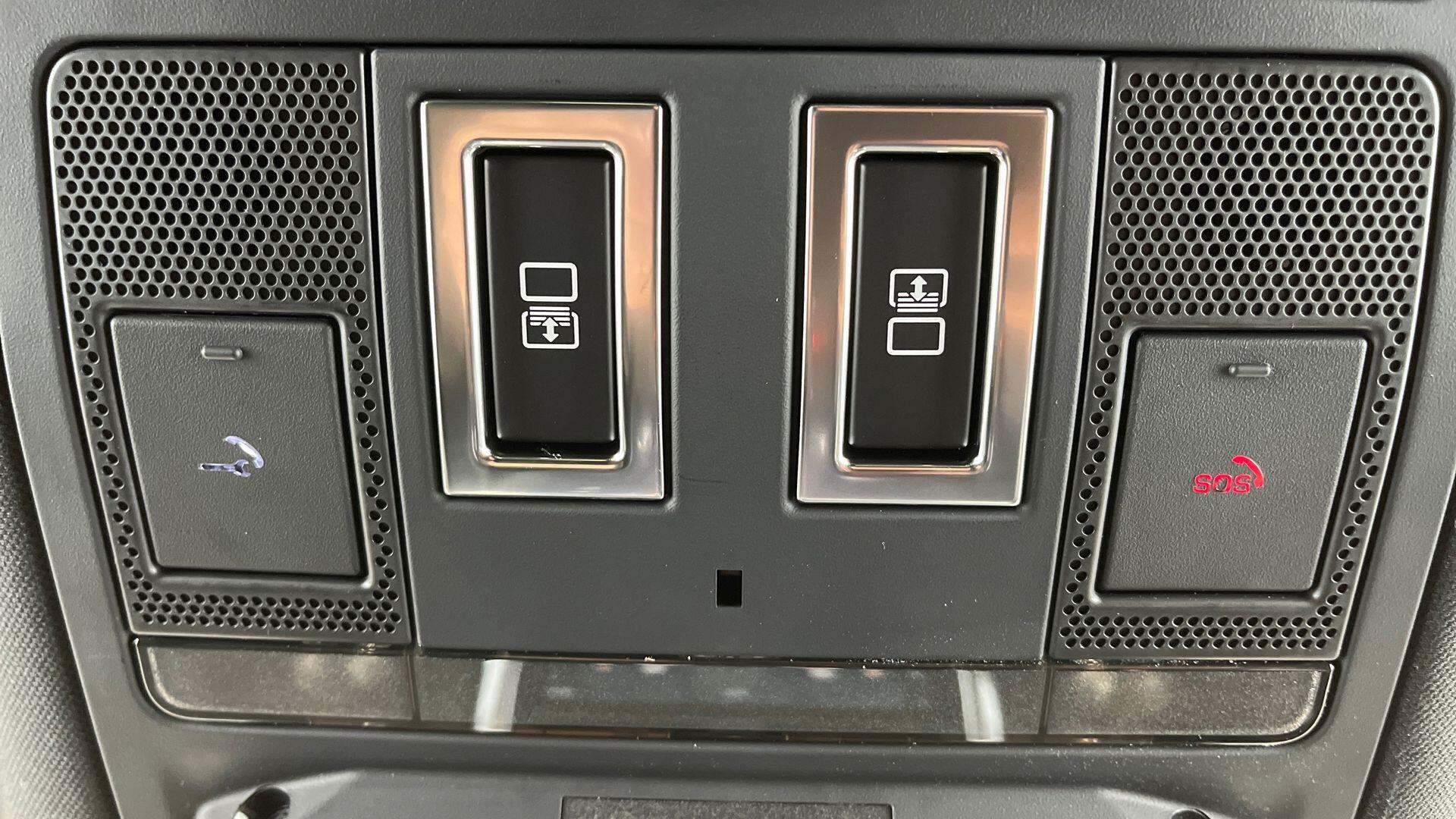 Land Rover Discovery view 23