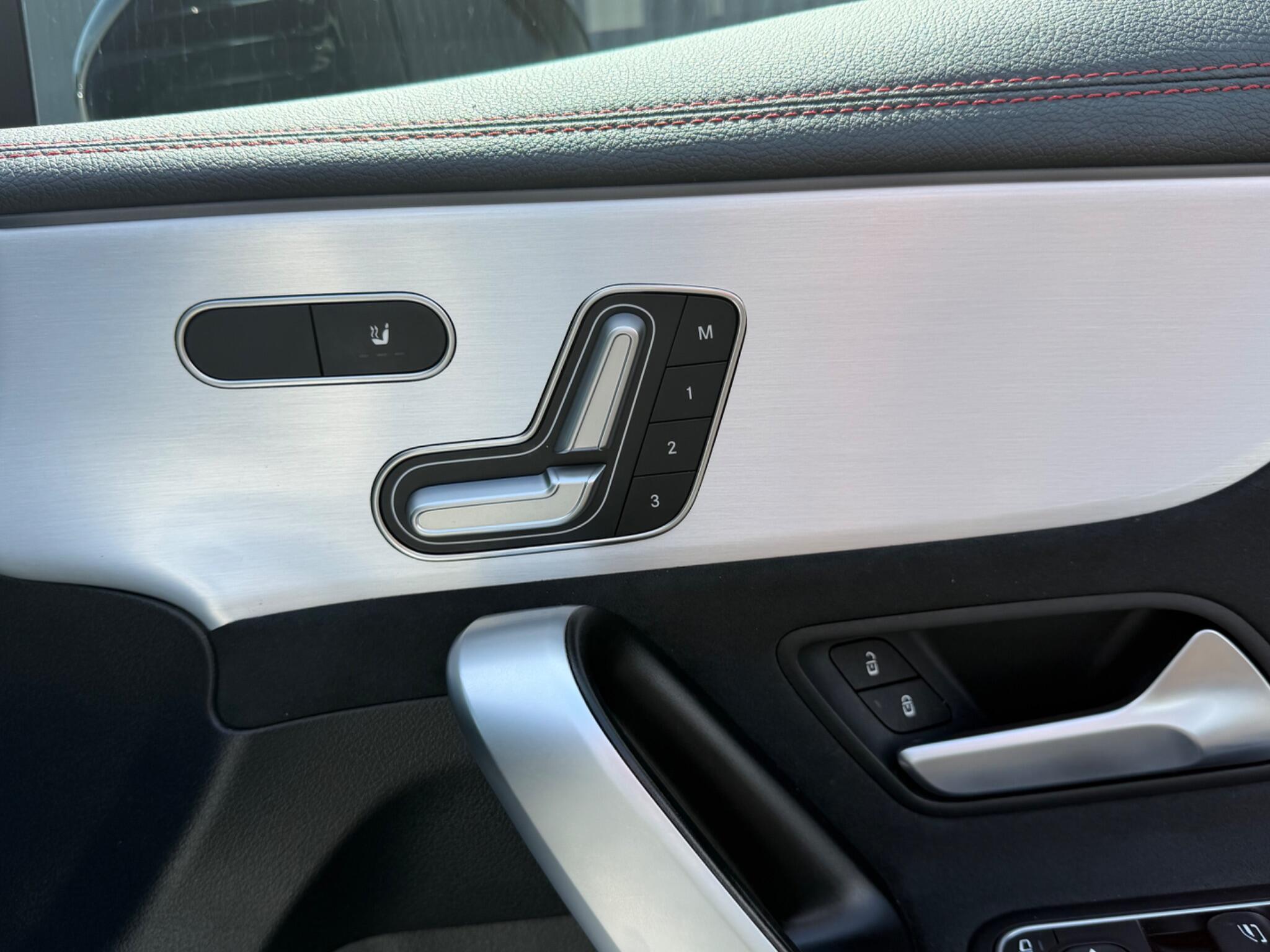 Mercedes-Benz Cla view 18