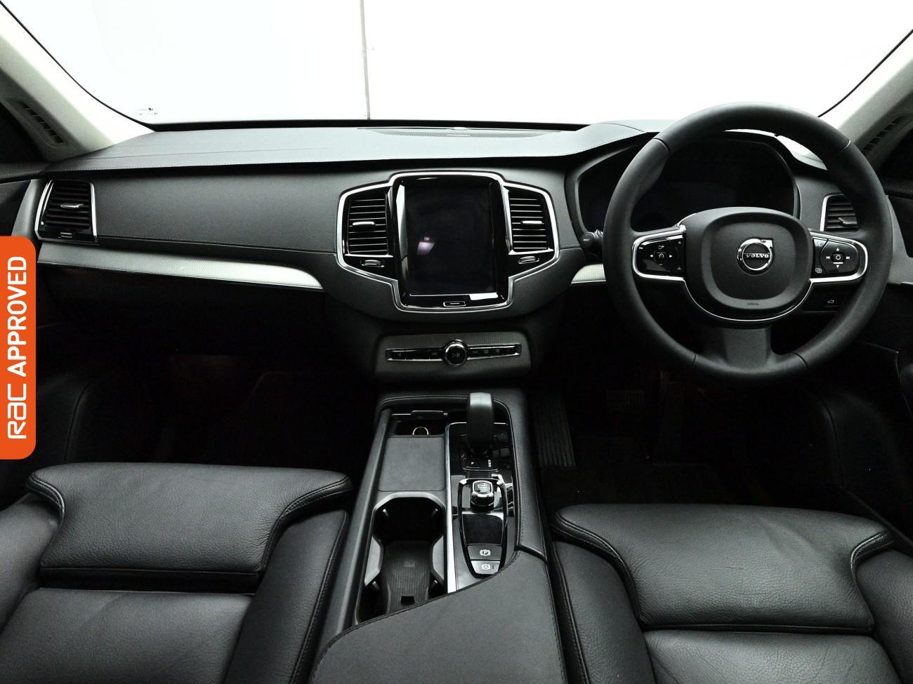 Volvo XC90 view 2