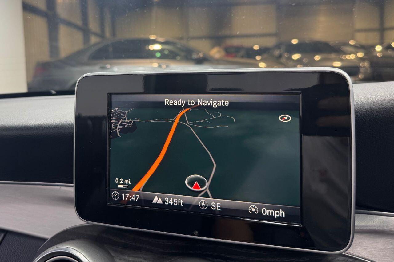 Mercedes-Benz C-Class view 30