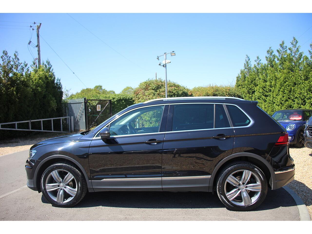 Volkswagen Tiguan view 9