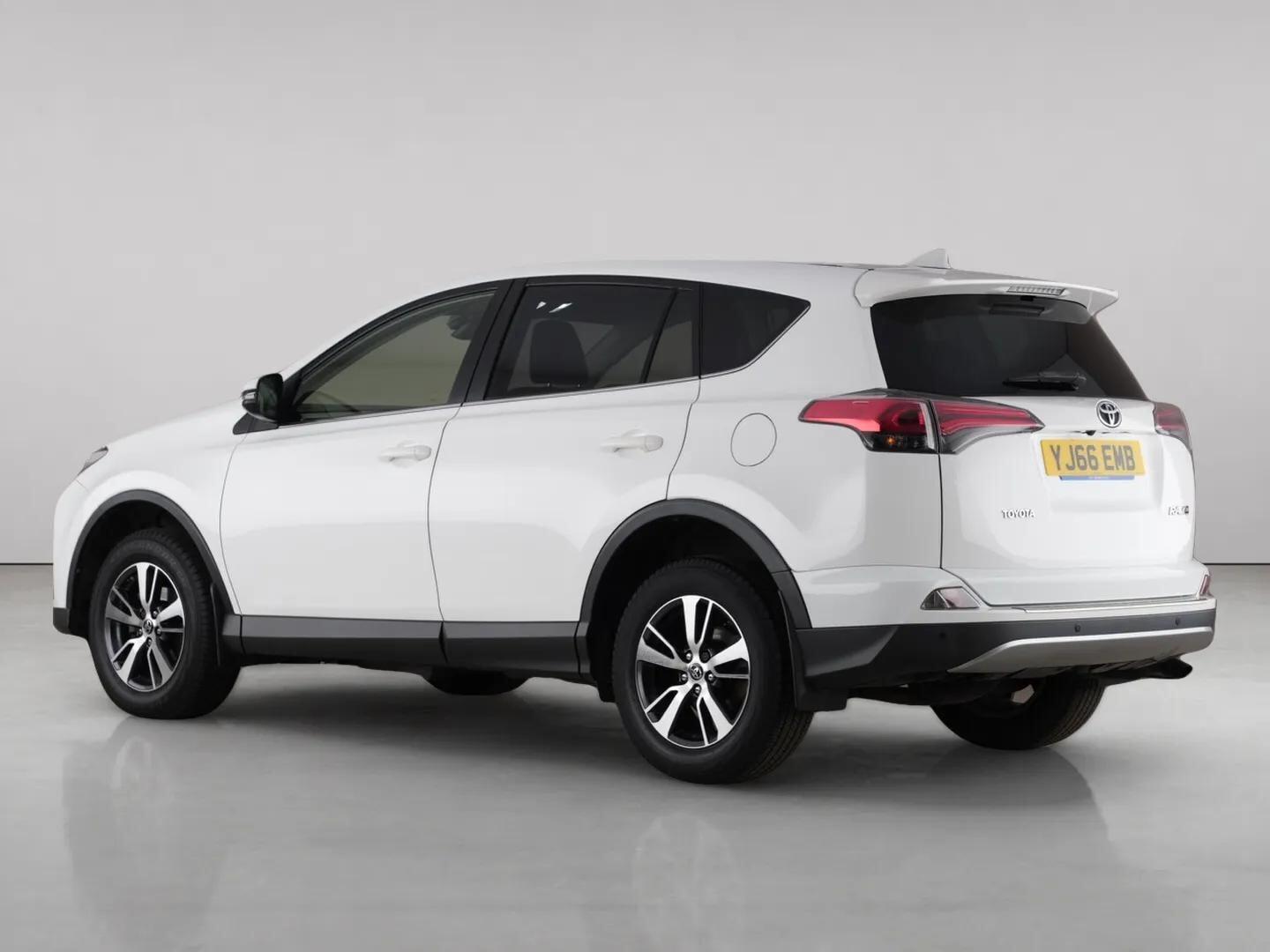 Toyota Rav4 view 8