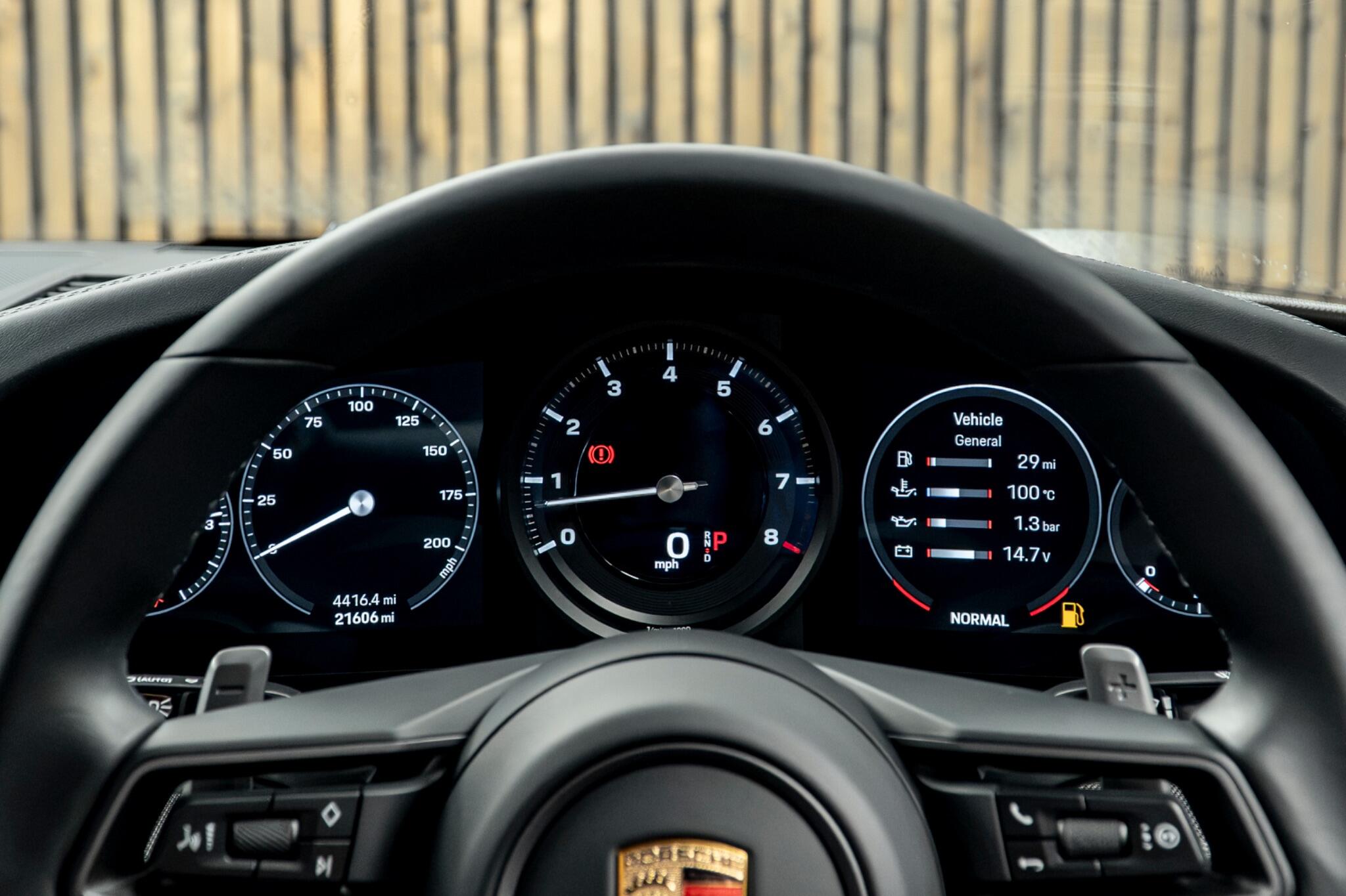 Porsche 911 view 35