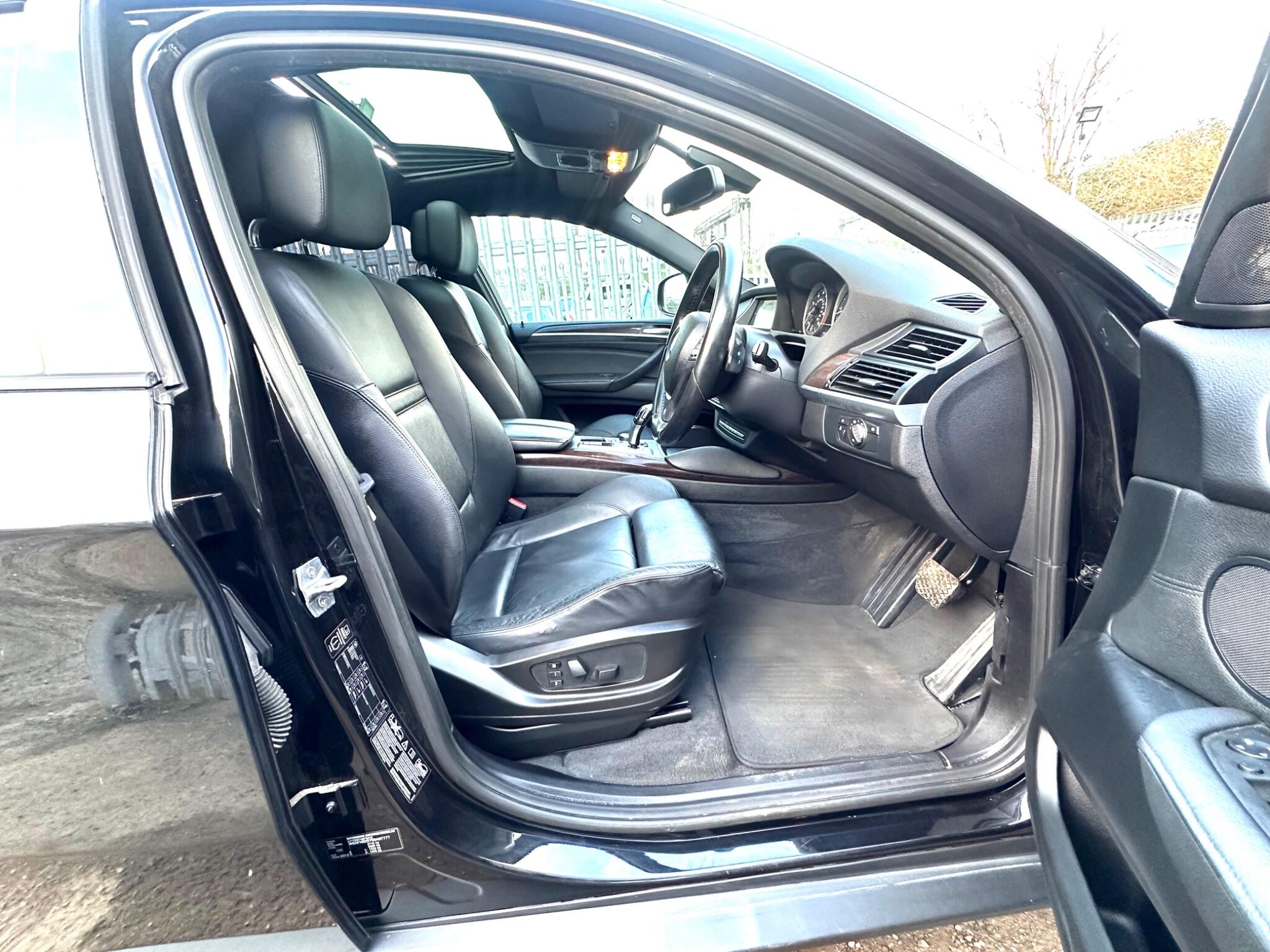 BMW X6 view 2