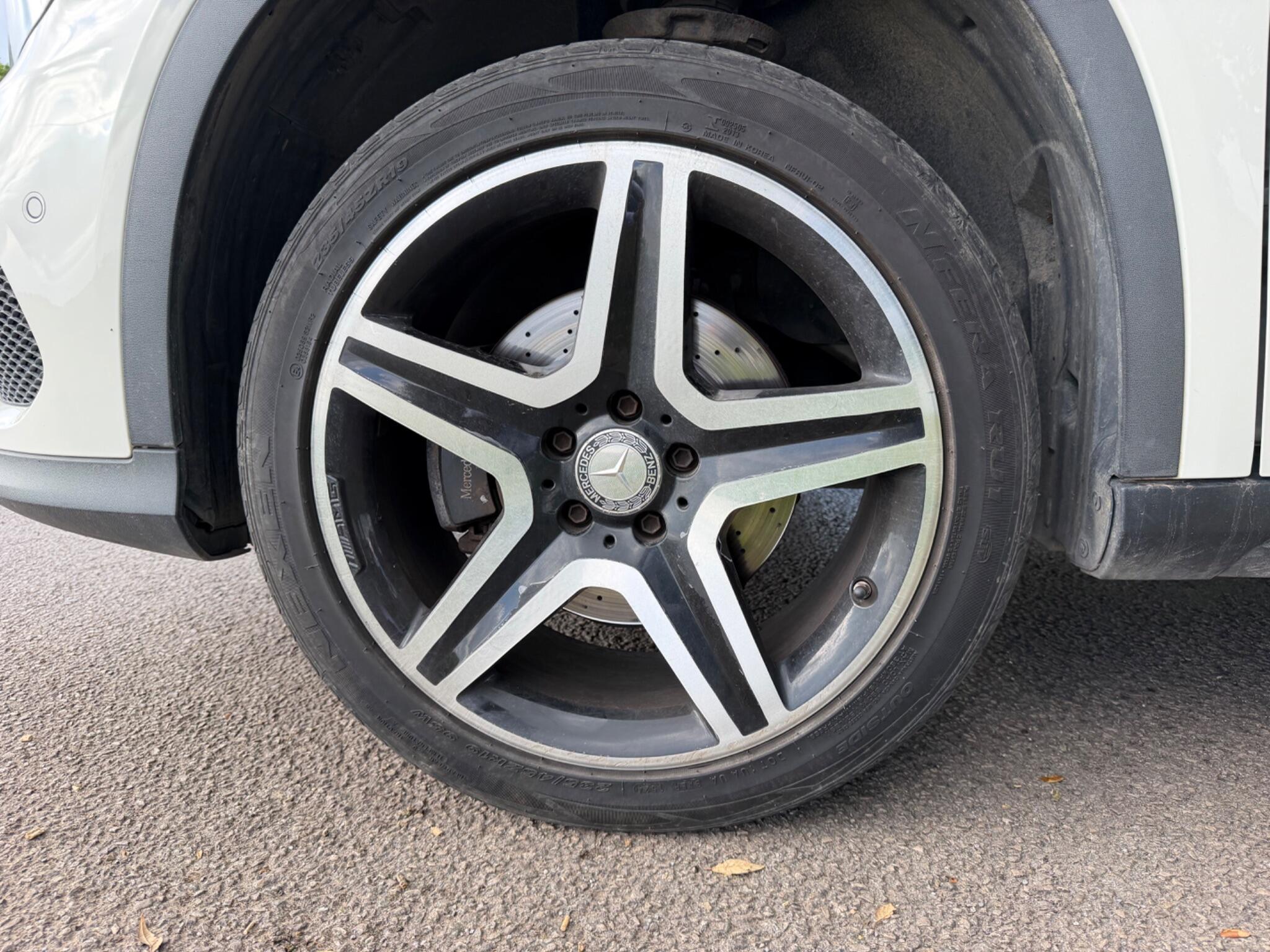 Mercedes-Benz Gla view 33