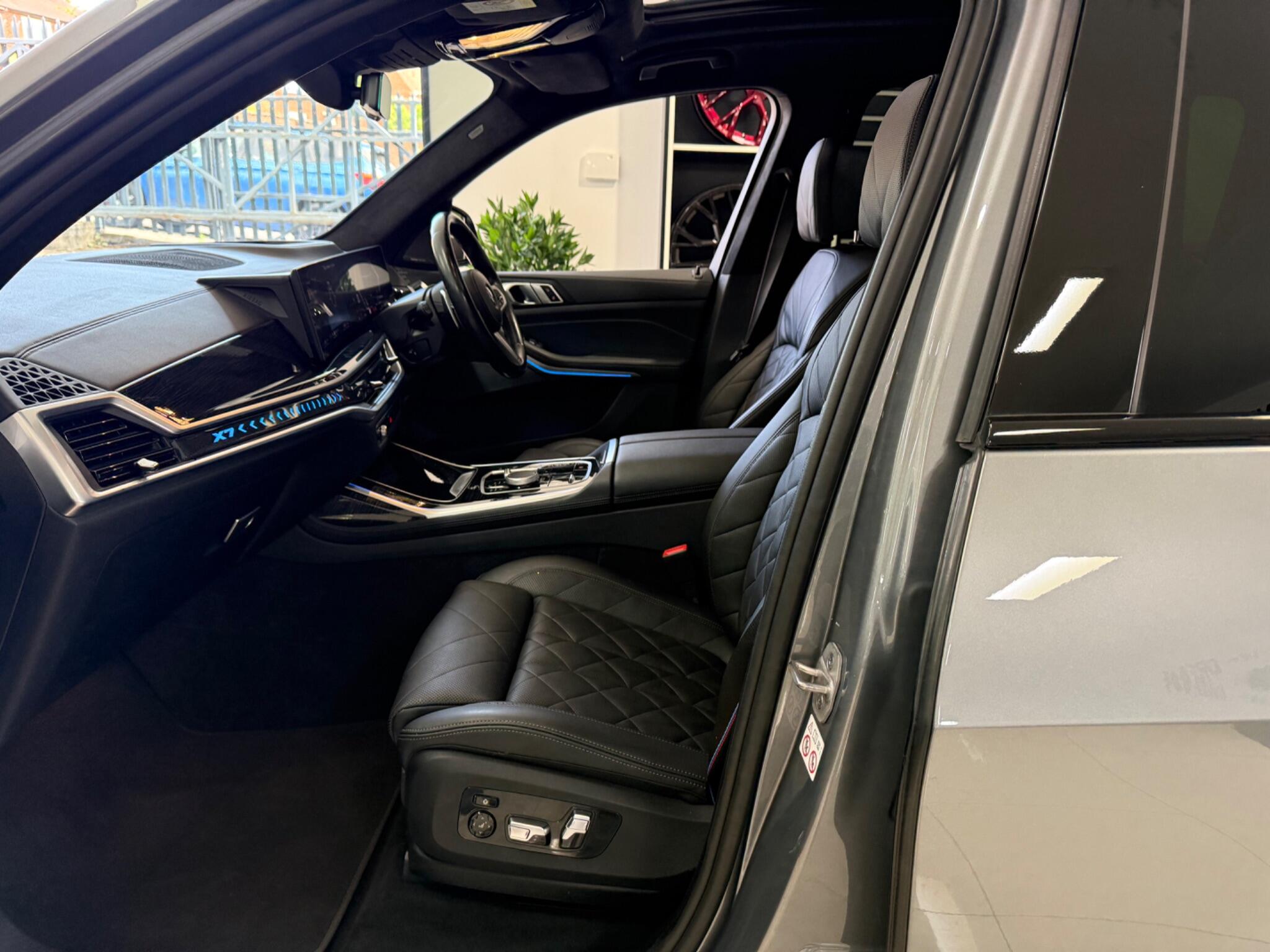BMW X7 view 93