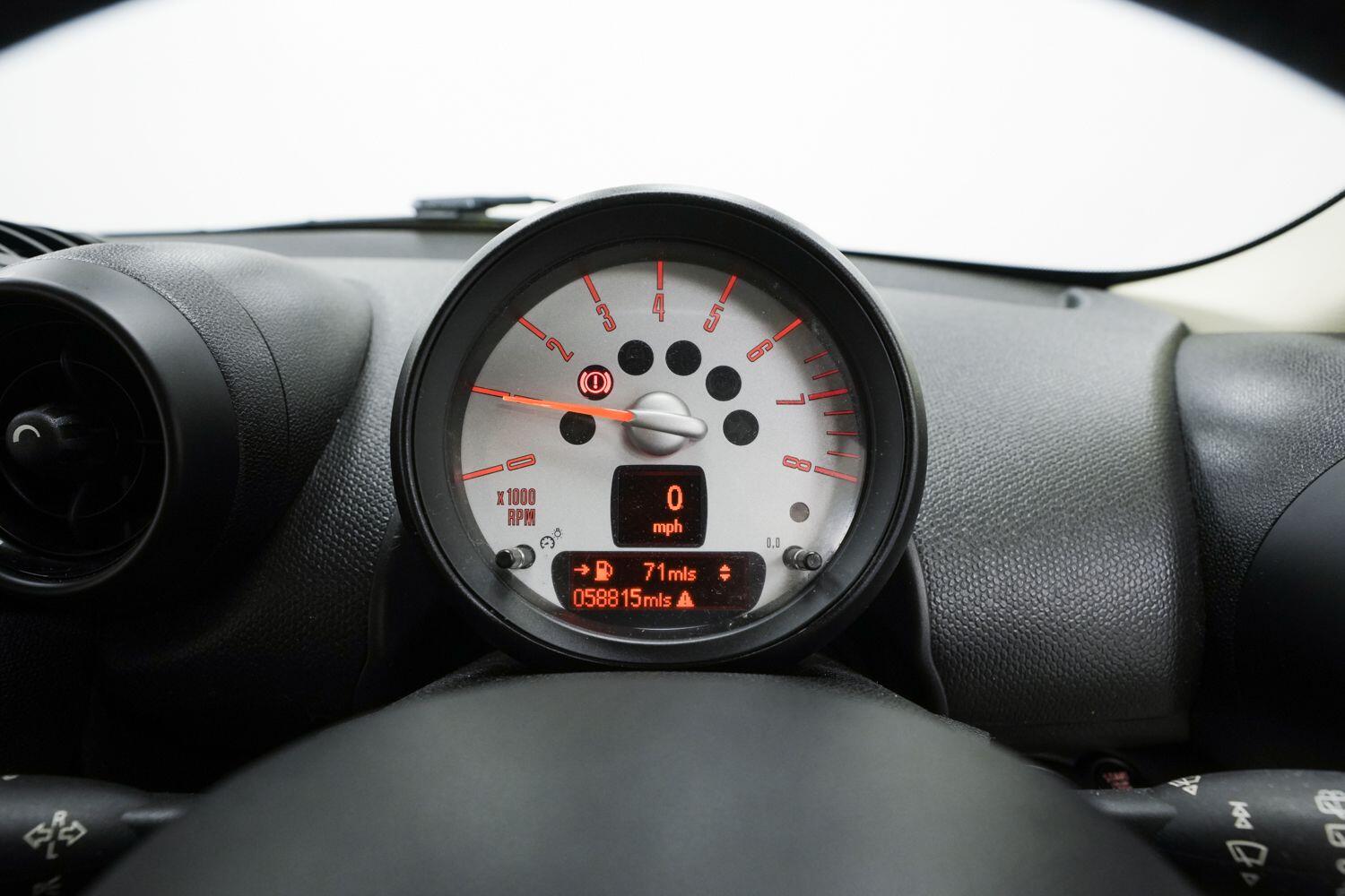 MINI Countryman view 22