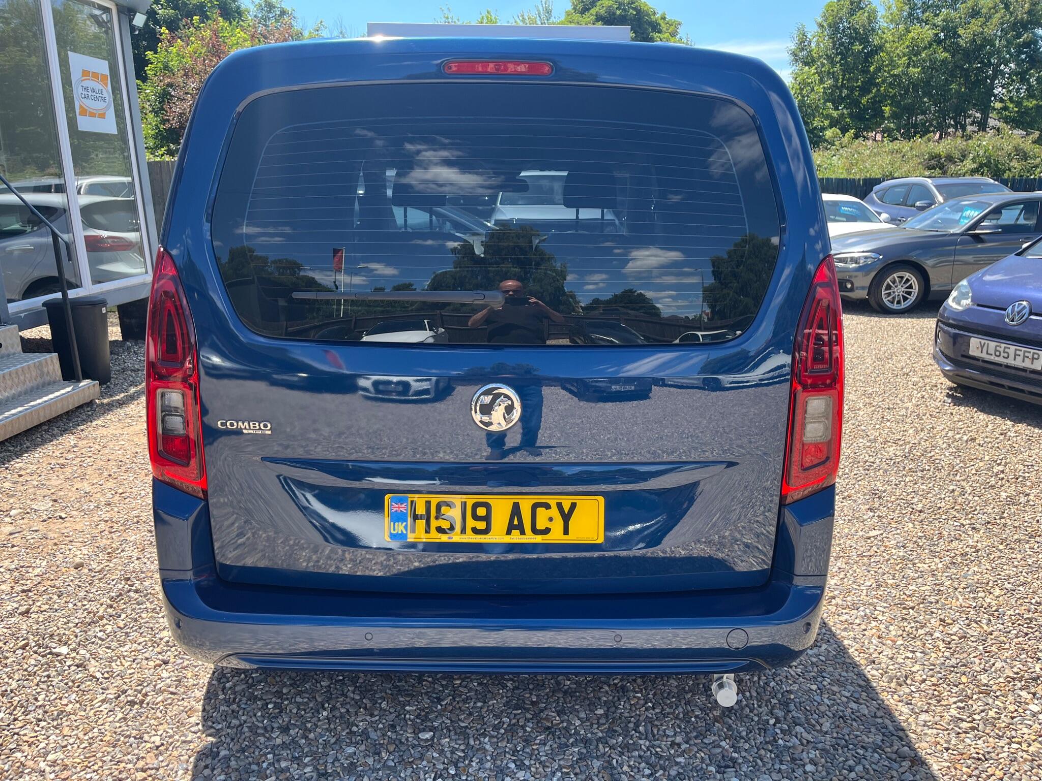 Vauxhall Combo Life view 5
