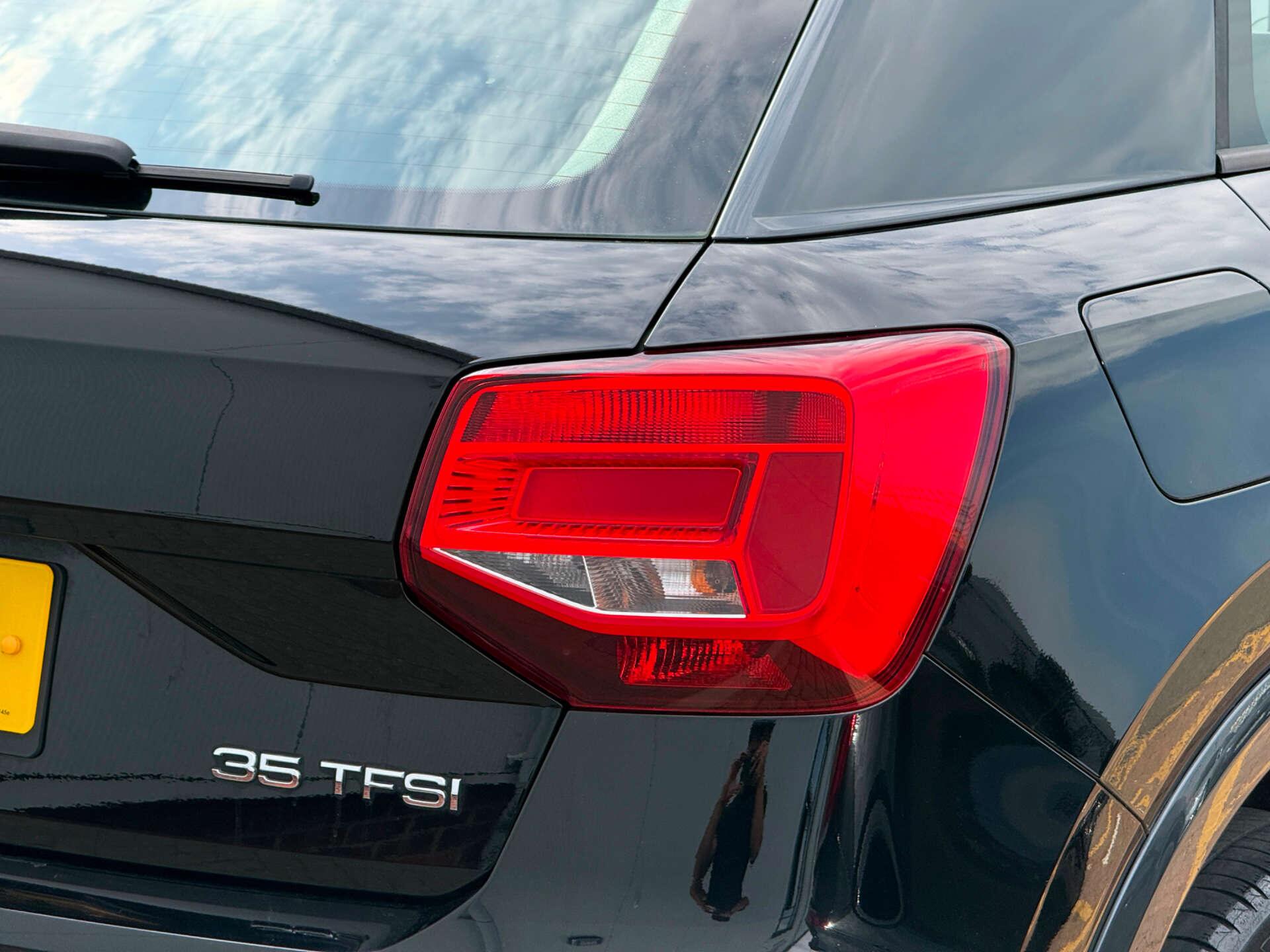 Audi Q2 view 11
