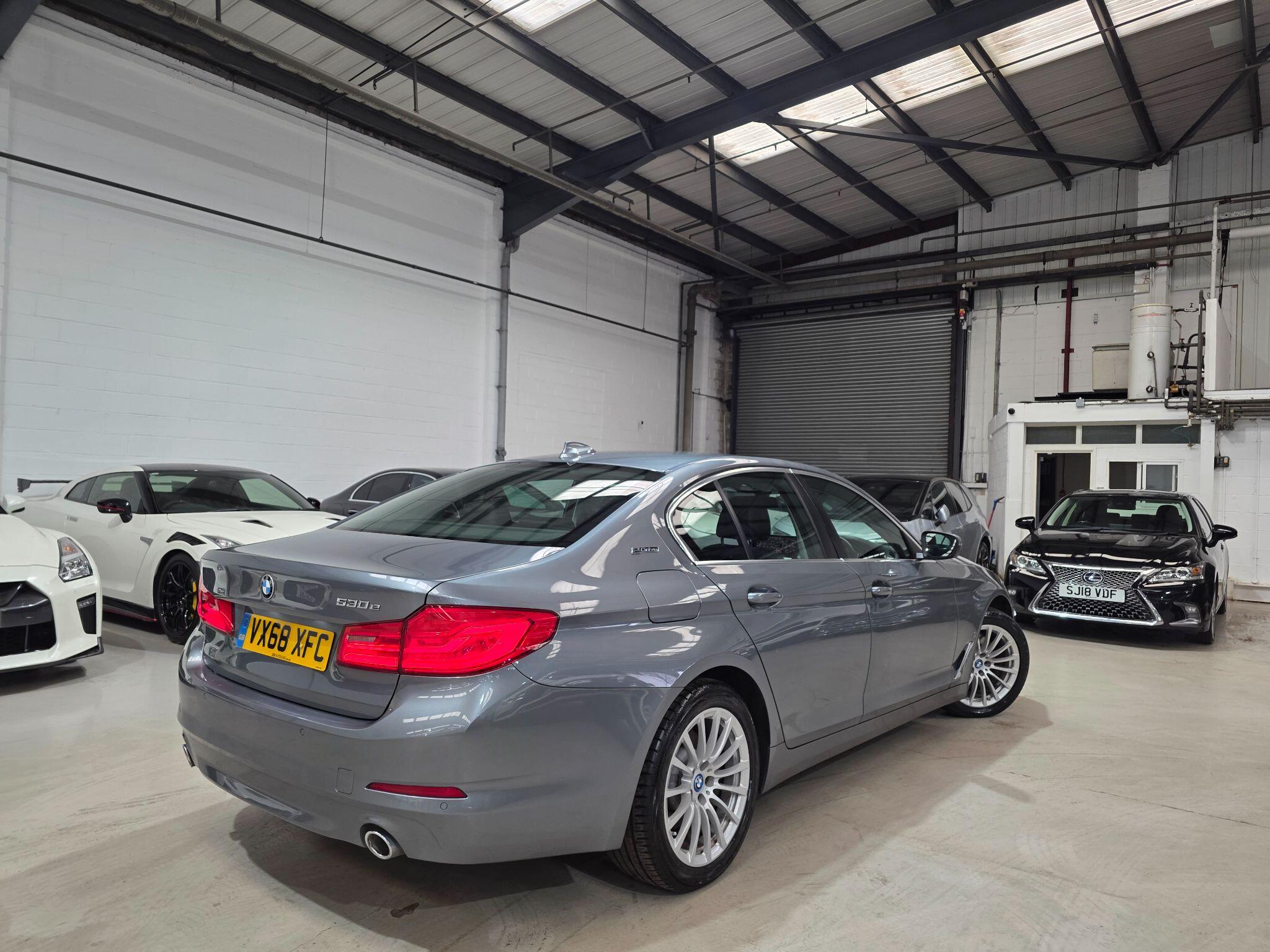 BMW 5 Series view 29