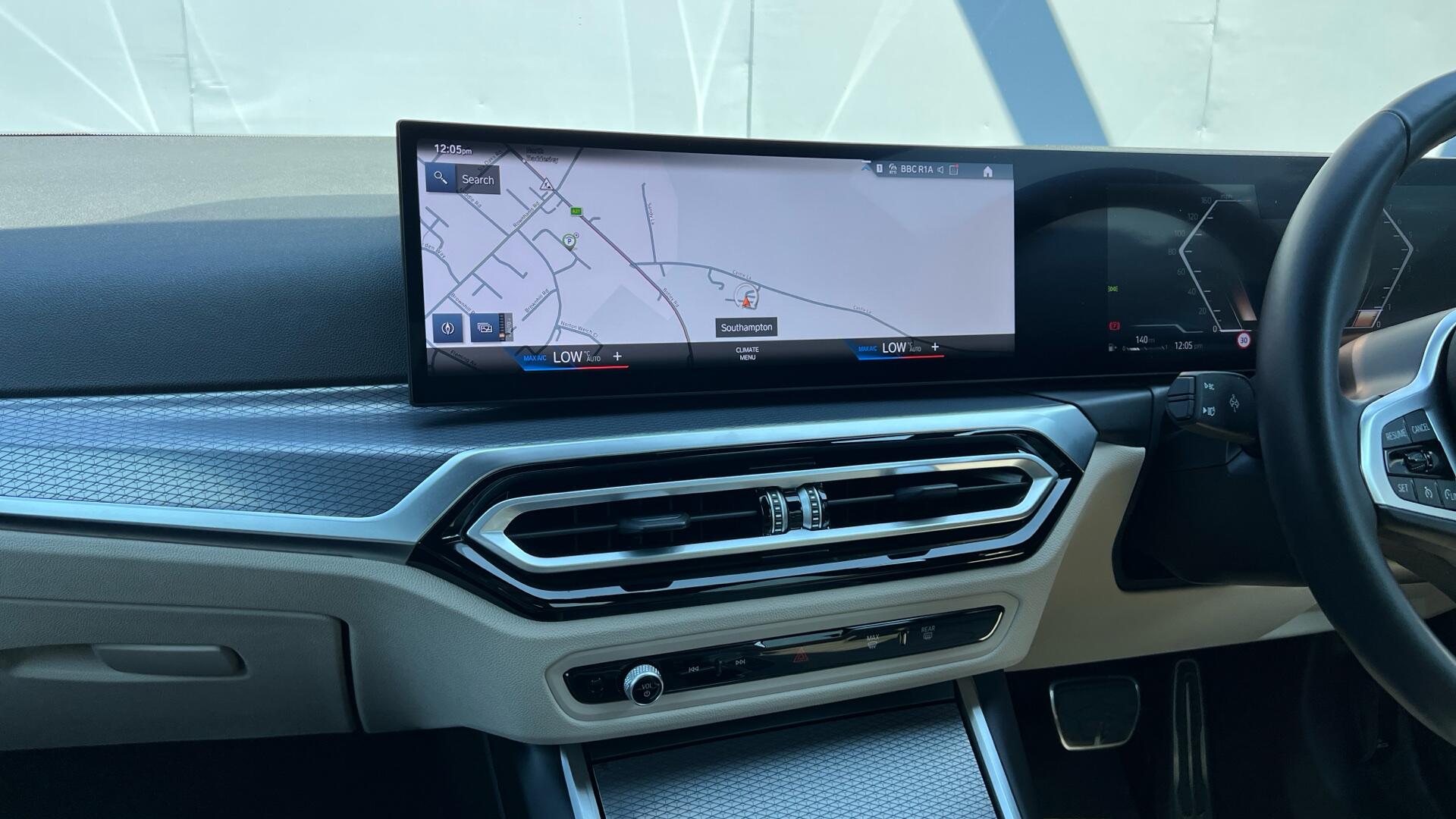 BMW 3 Series view 29