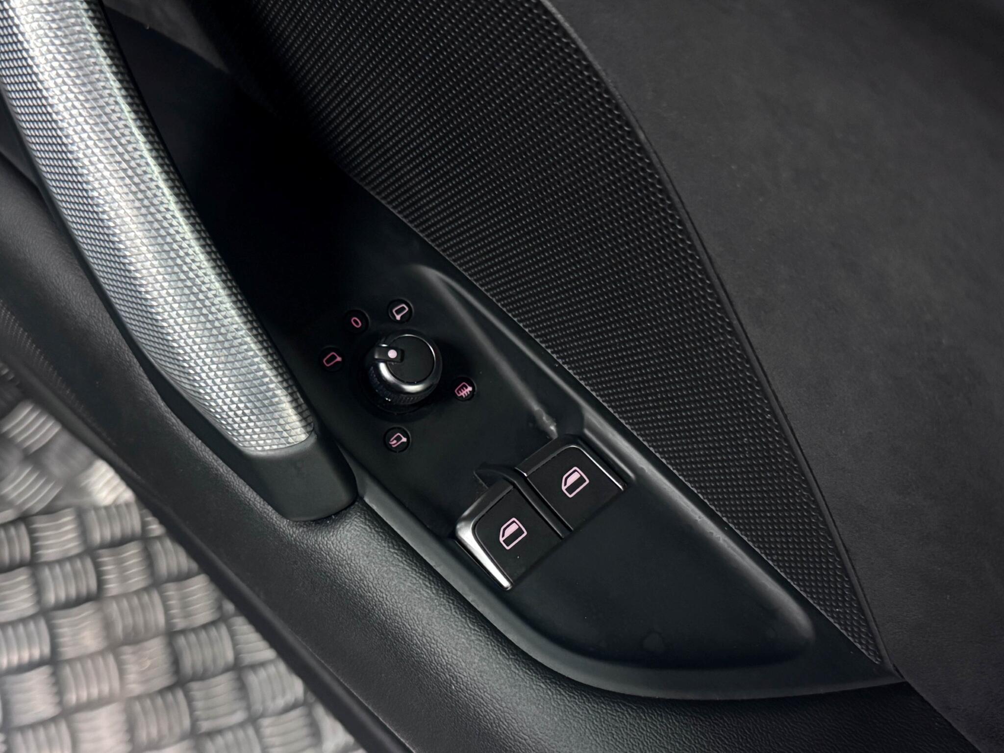 Audi TT view 9