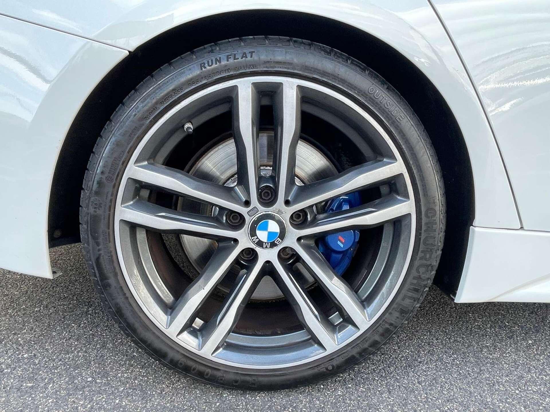 BMW 3 Series view 20