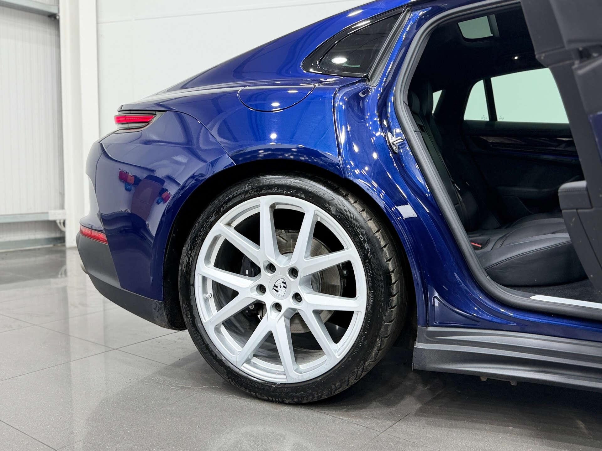 Porsche Panamera view 31