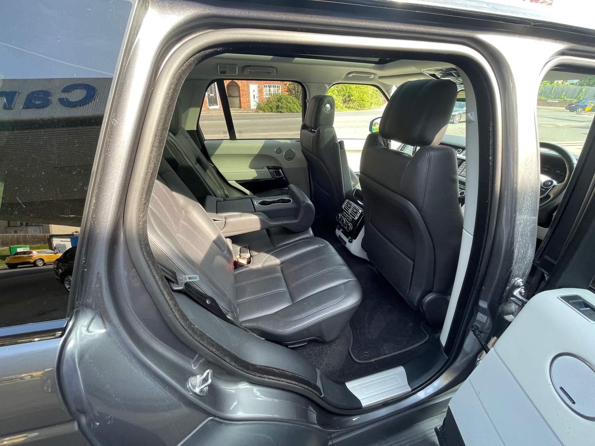 2014 Land Rover Range Rover 4.4 SD V8 Vogue Auto 4WD Euro 5 5dr • 90,000 miles image 10