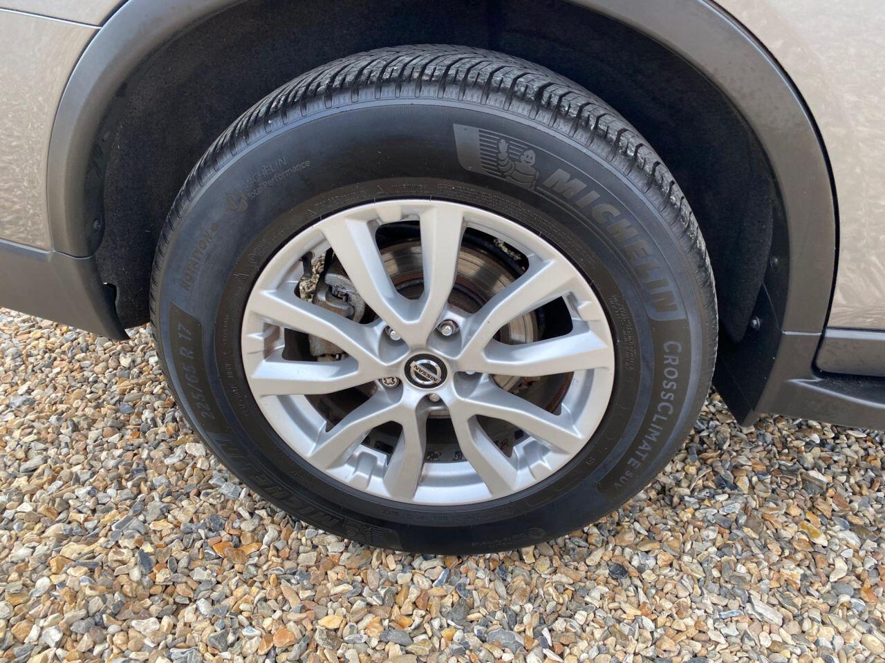 Nissan X-Trail view 38