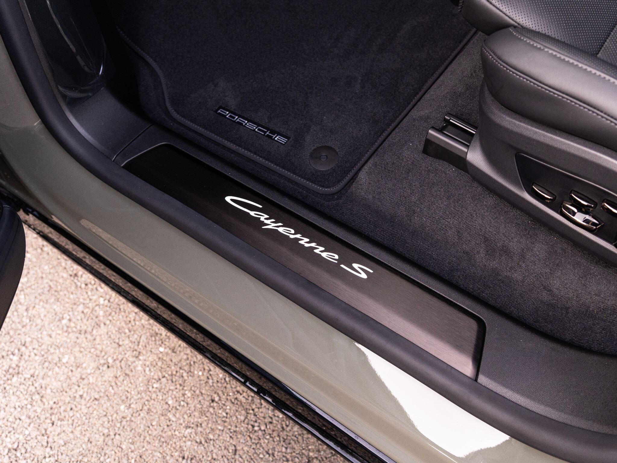 Porsche Cayenne view 47