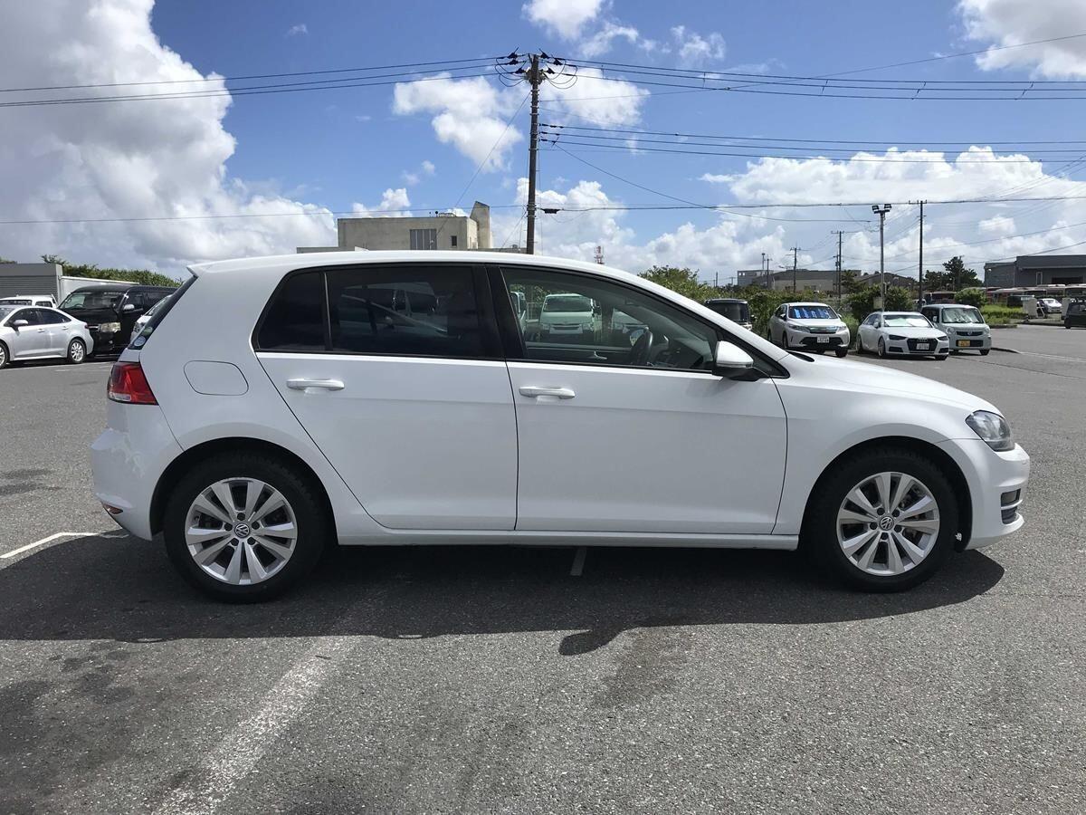 Volkswagen Golf view 10