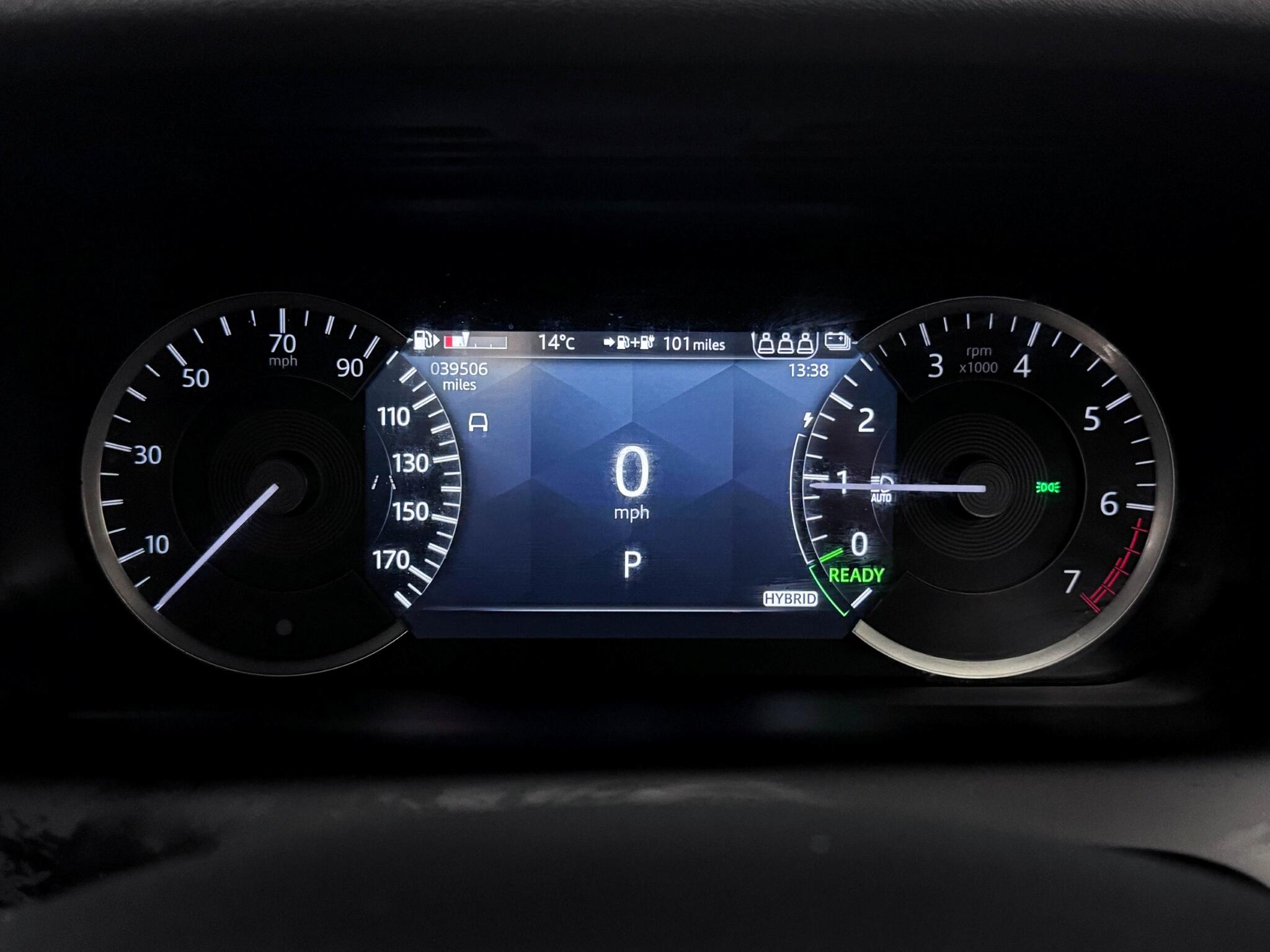 Land Rover Discovery Sport view 17