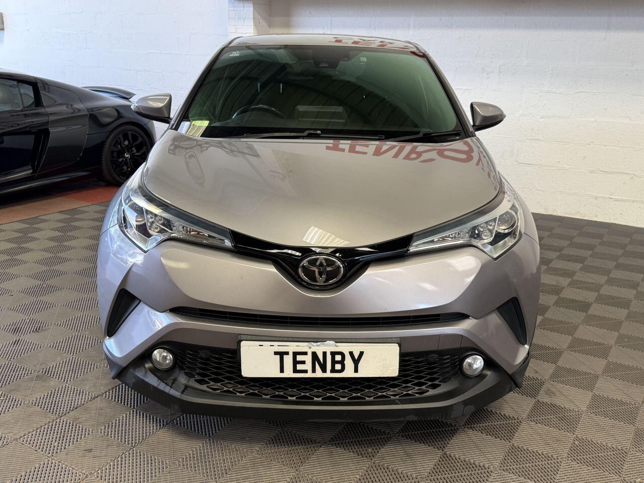 Toyota C-HR view 3