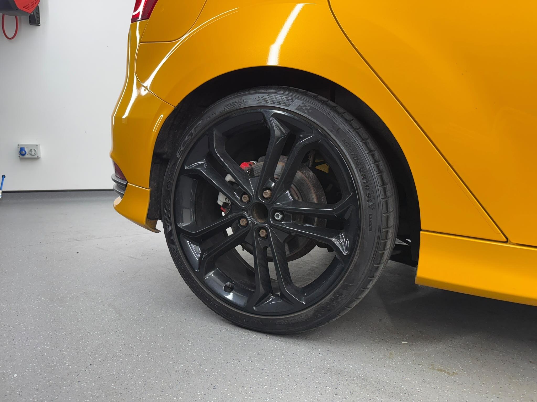 Ford Focus view 19