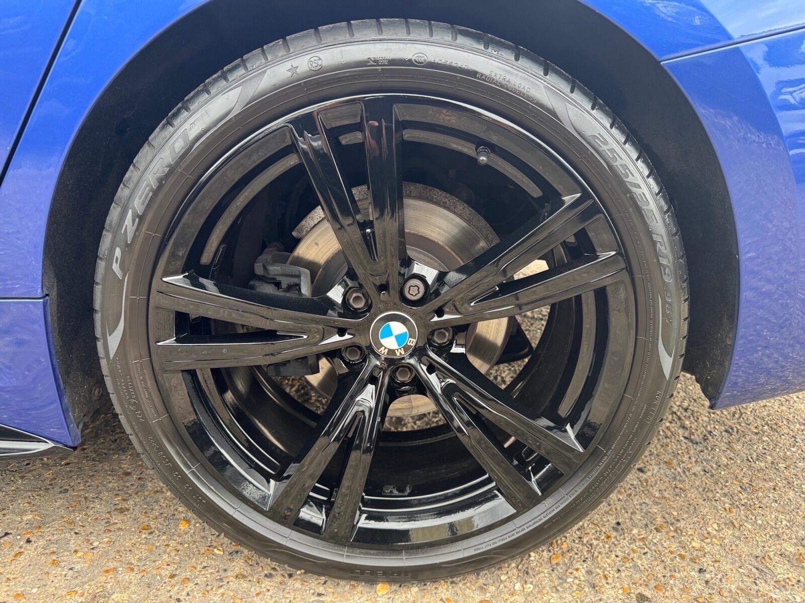 BMW 3 Series view 40
