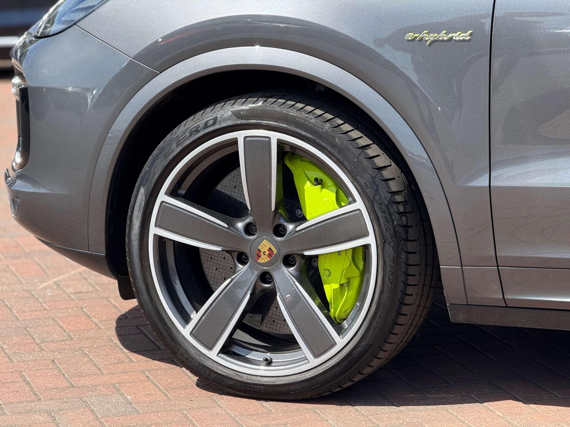 Porsche Cayenne view 9