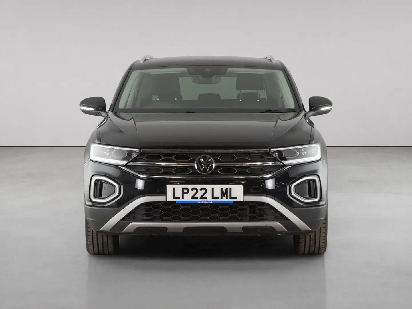 Volkswagen T-Roc view 5