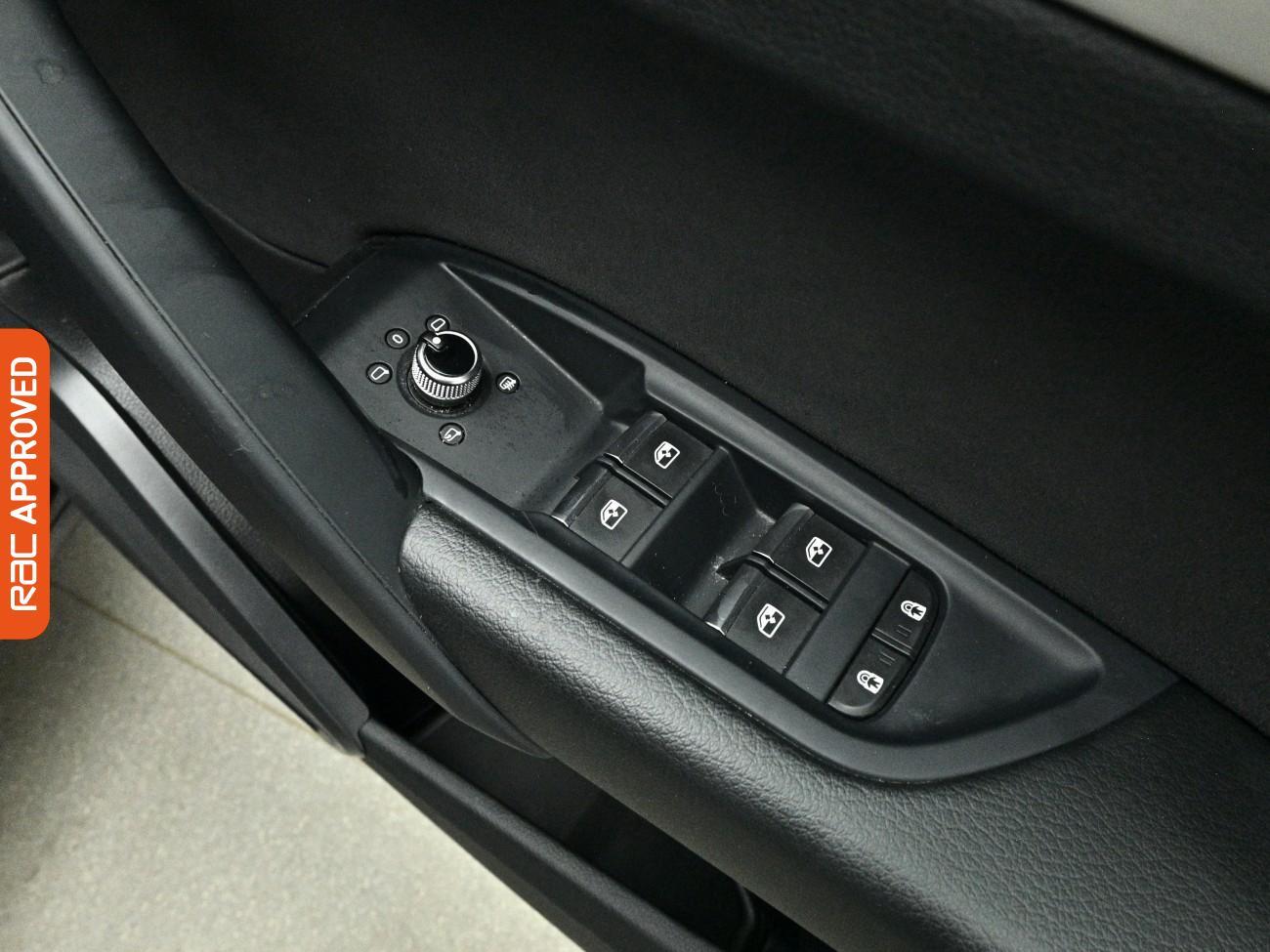 Audi Q5 view 27