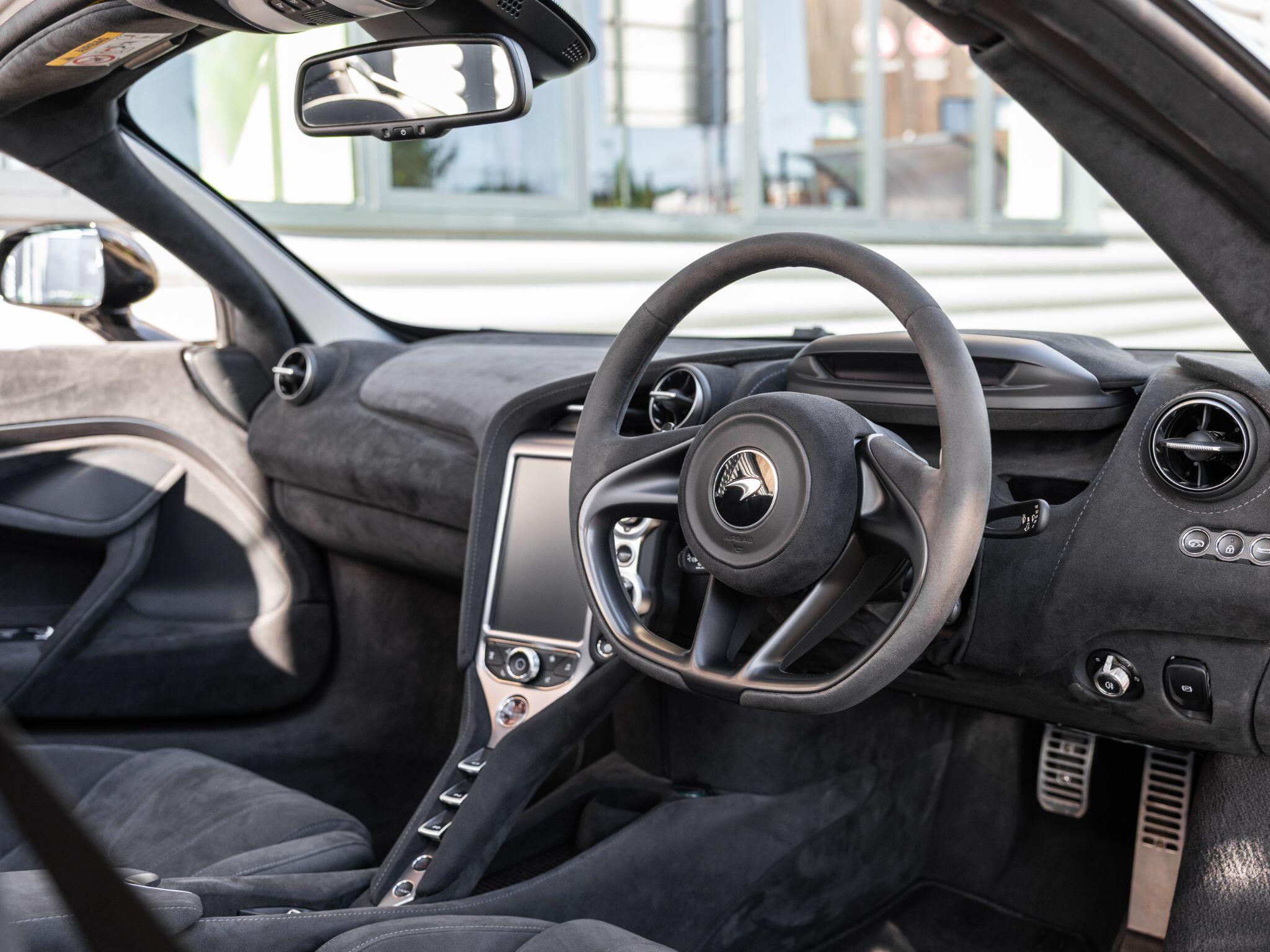 Mclaren 720s view 19