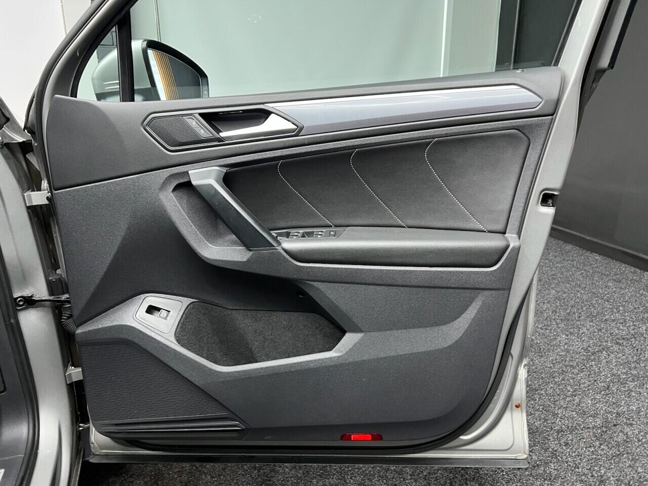 Volkswagen Tiguan view 33