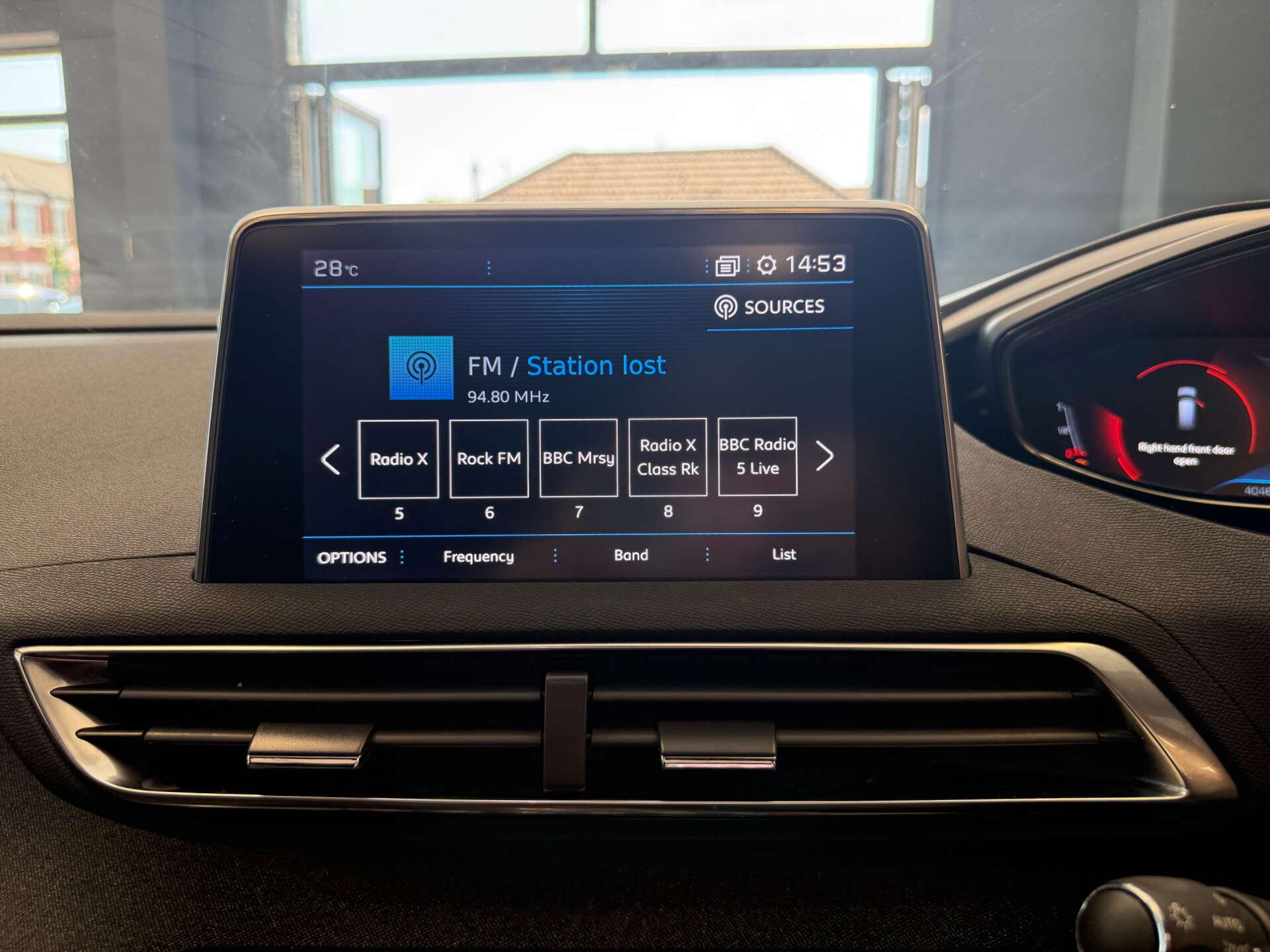 Peugeot 5008 view 18
