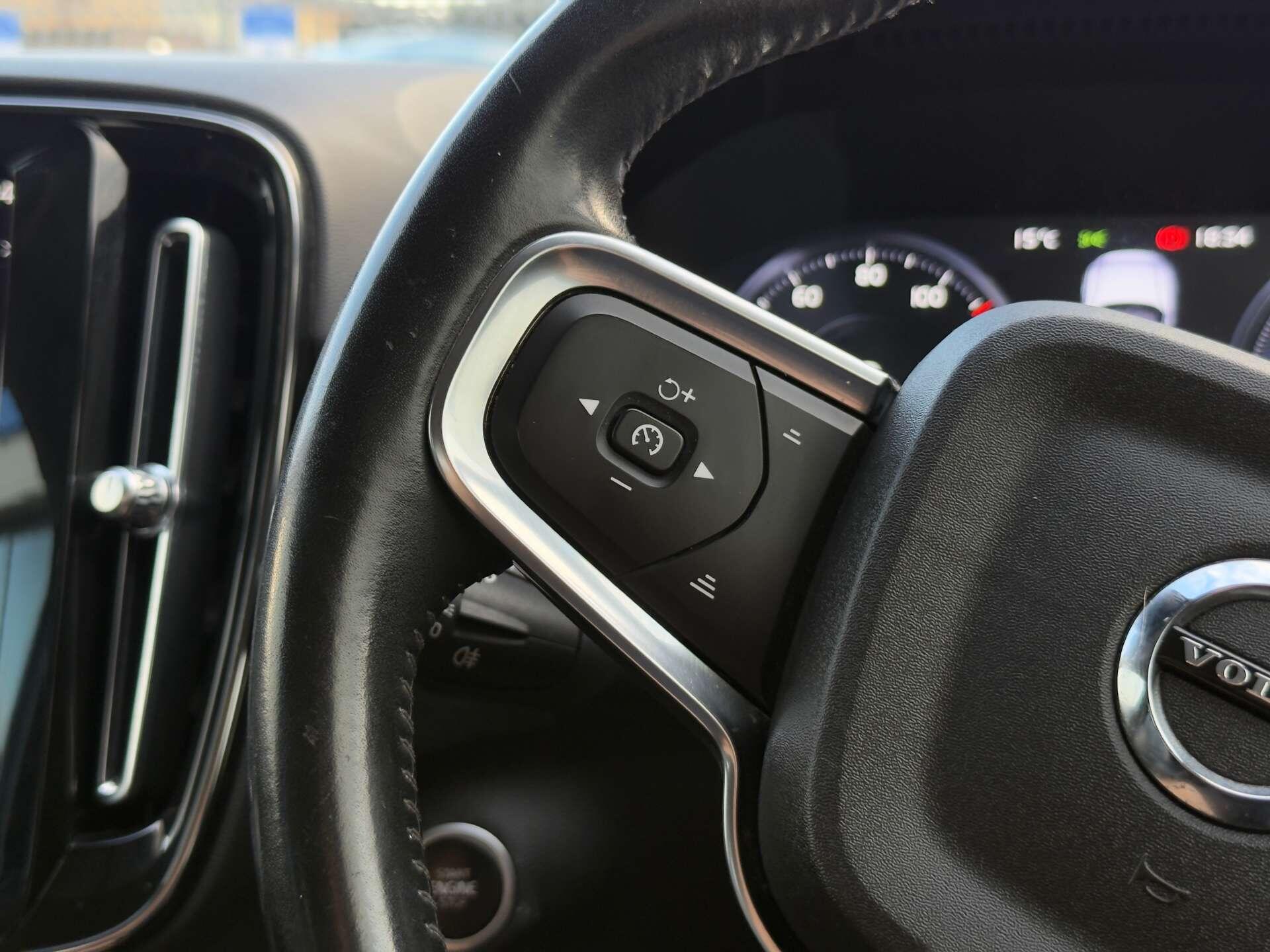 Volvo XC40 view 27