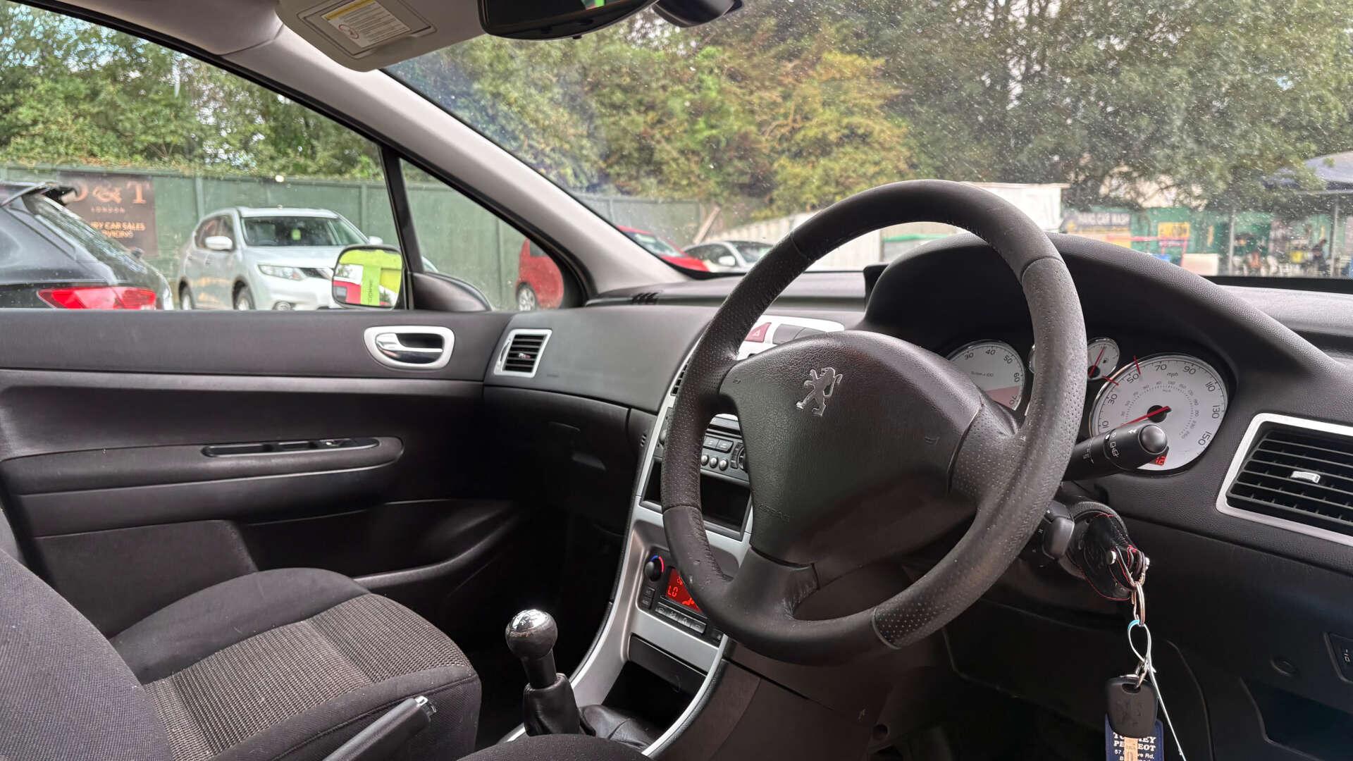 Peugeot 307 view 7