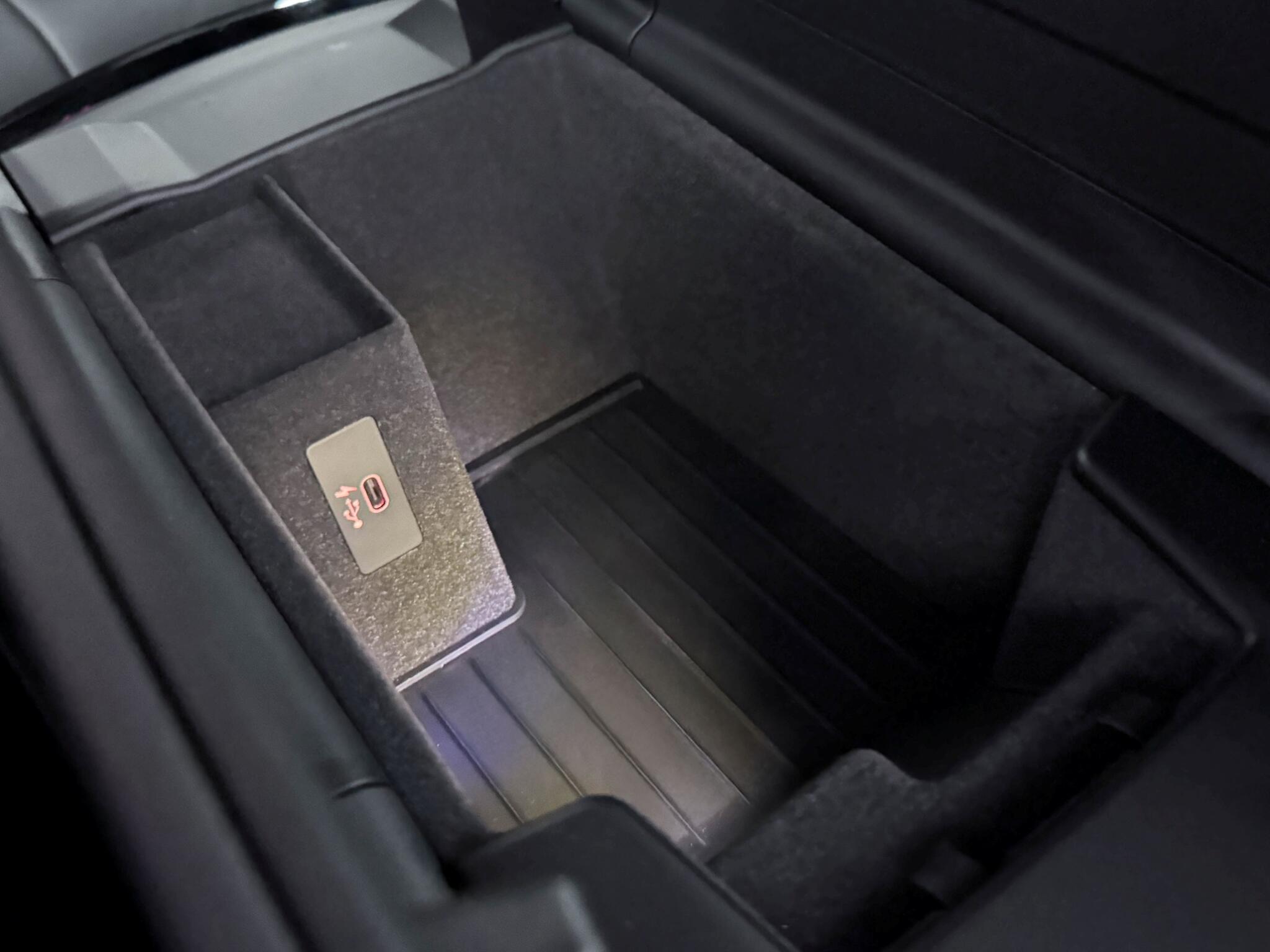 BMW 5 Series view 33