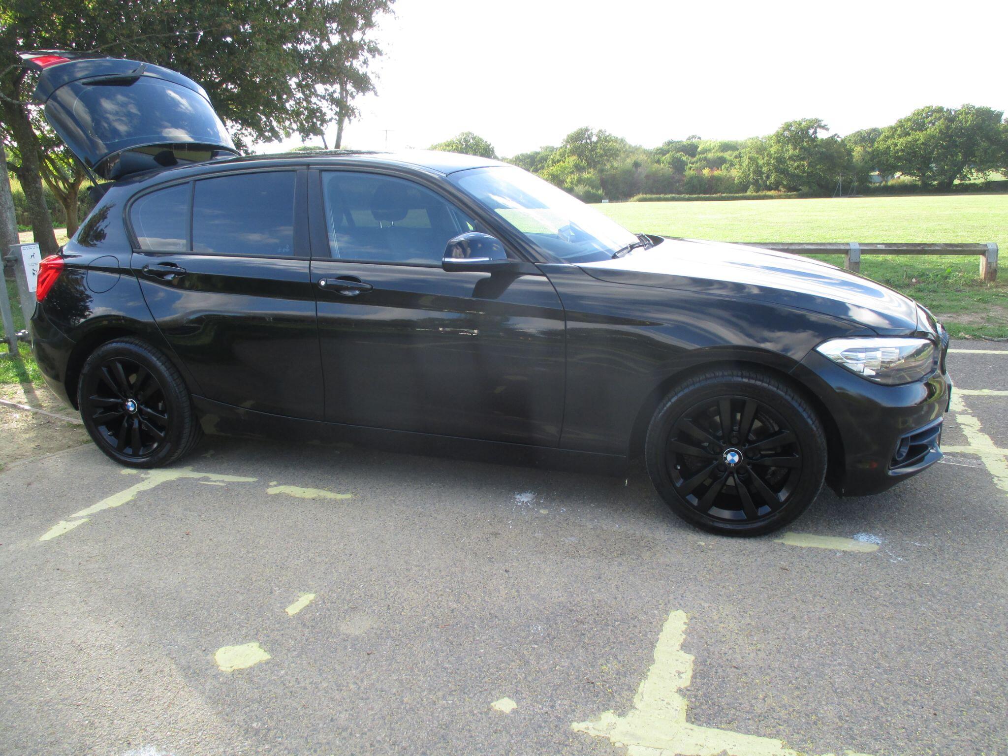 BMW 1 Series view 5