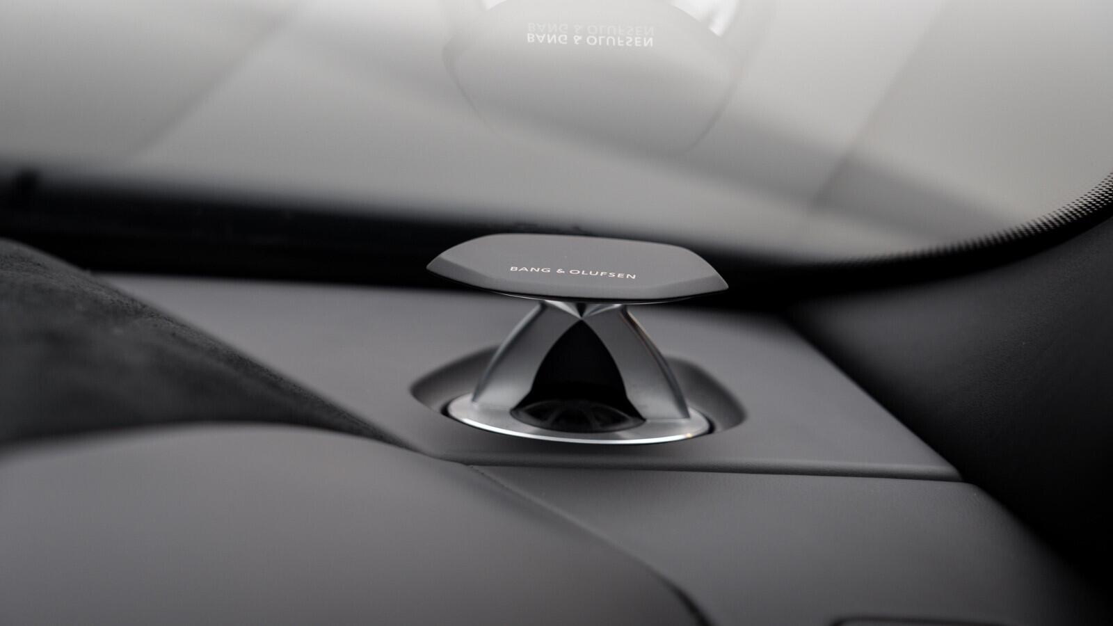 Lamborghini Urus view 42