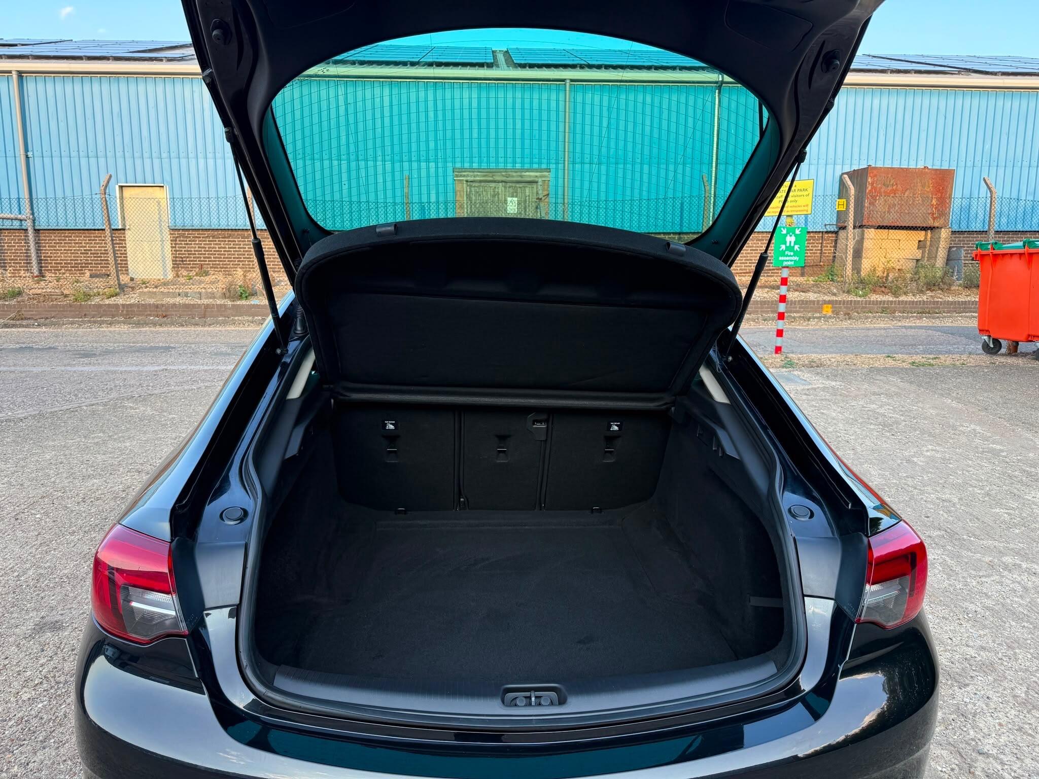 Vauxhall Insignia view 29