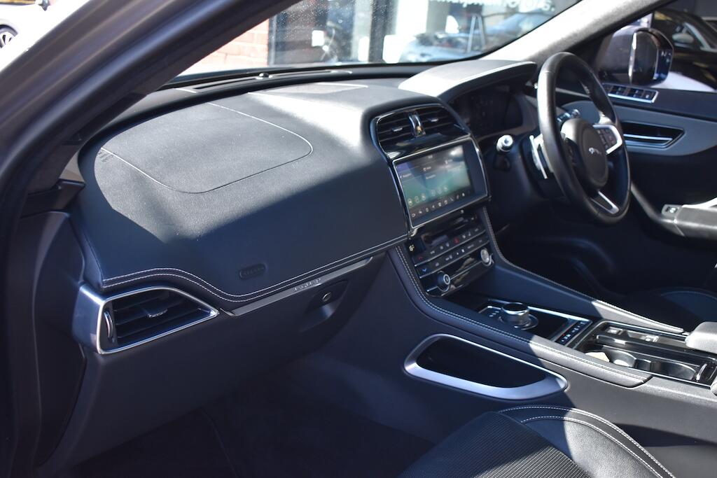 Jaguar F-Pace view 39