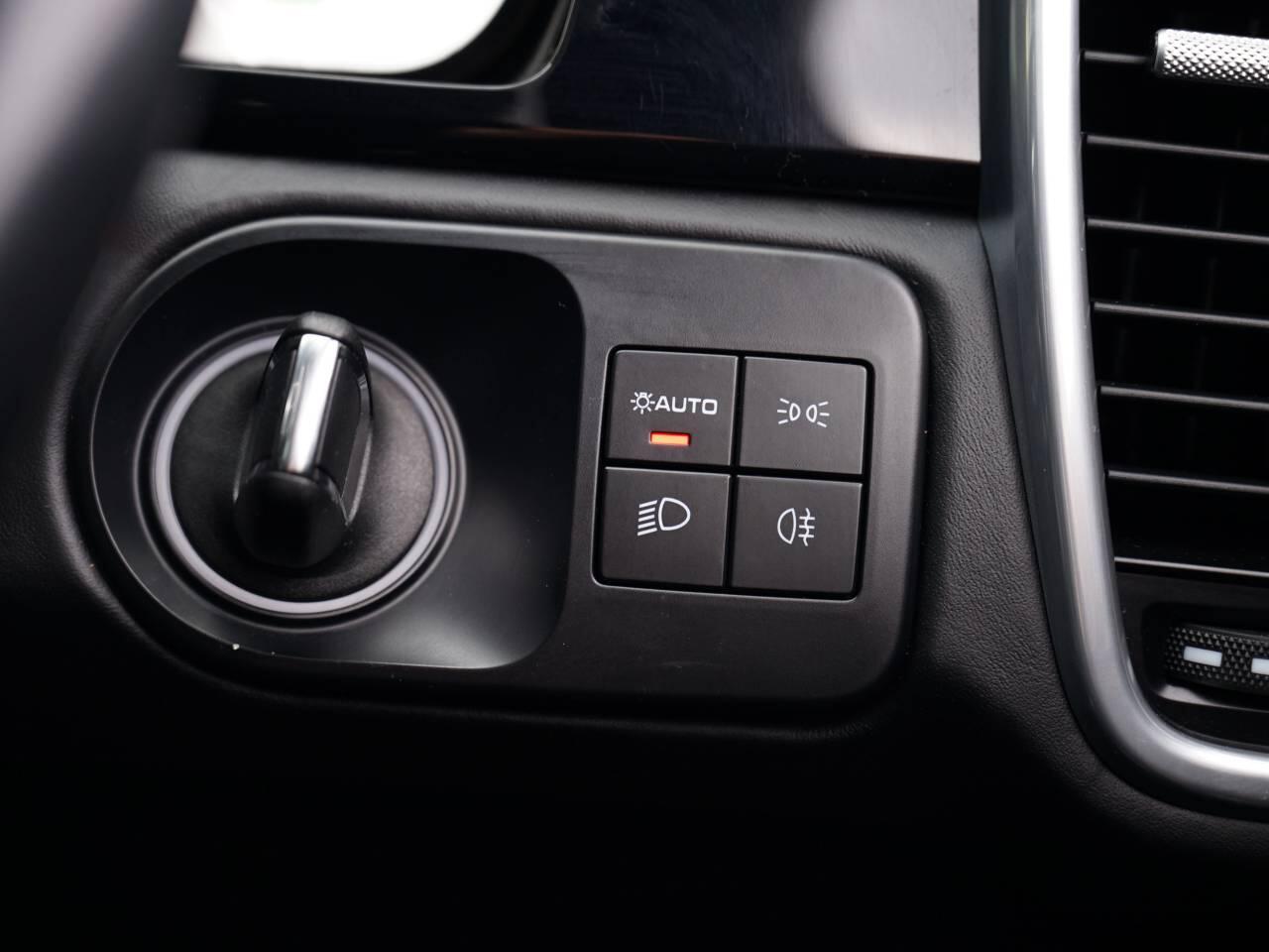 Porsche Cayenne view 37