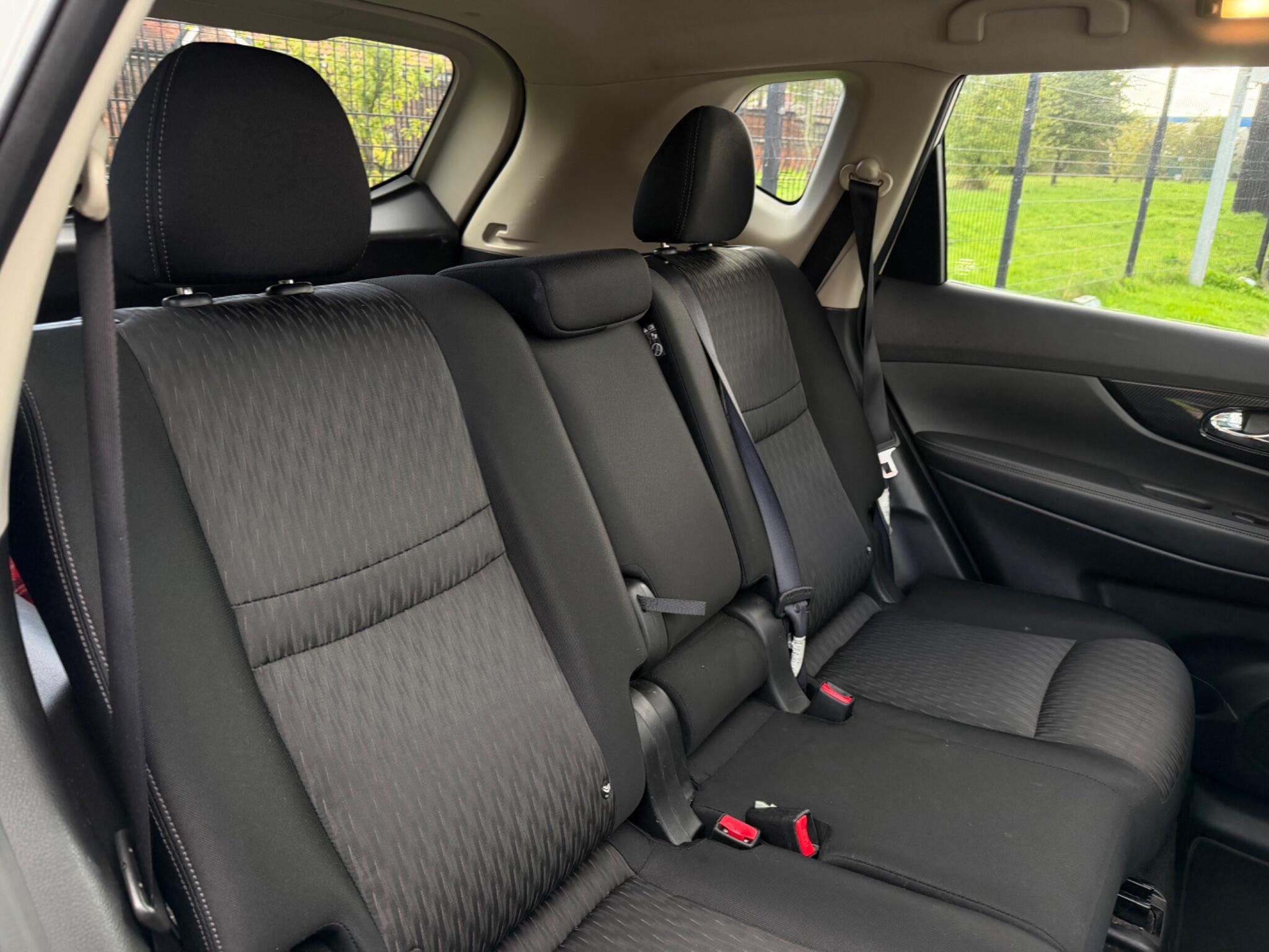 Nissan X-Trail view 17