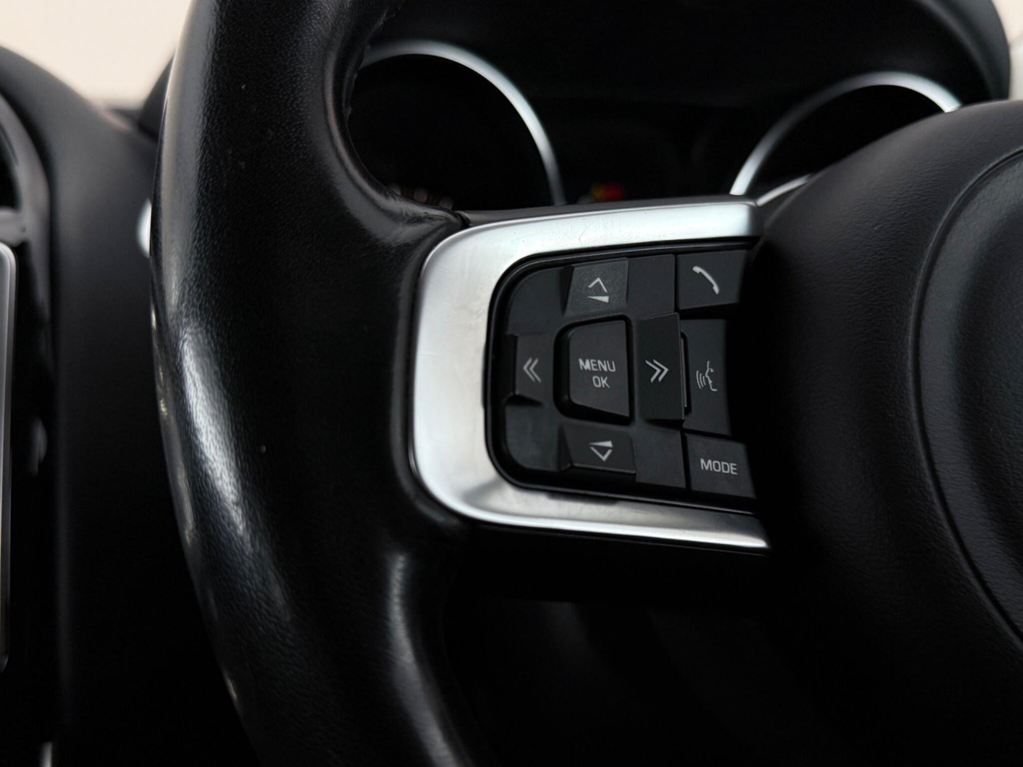 Jaguar Xe view 12