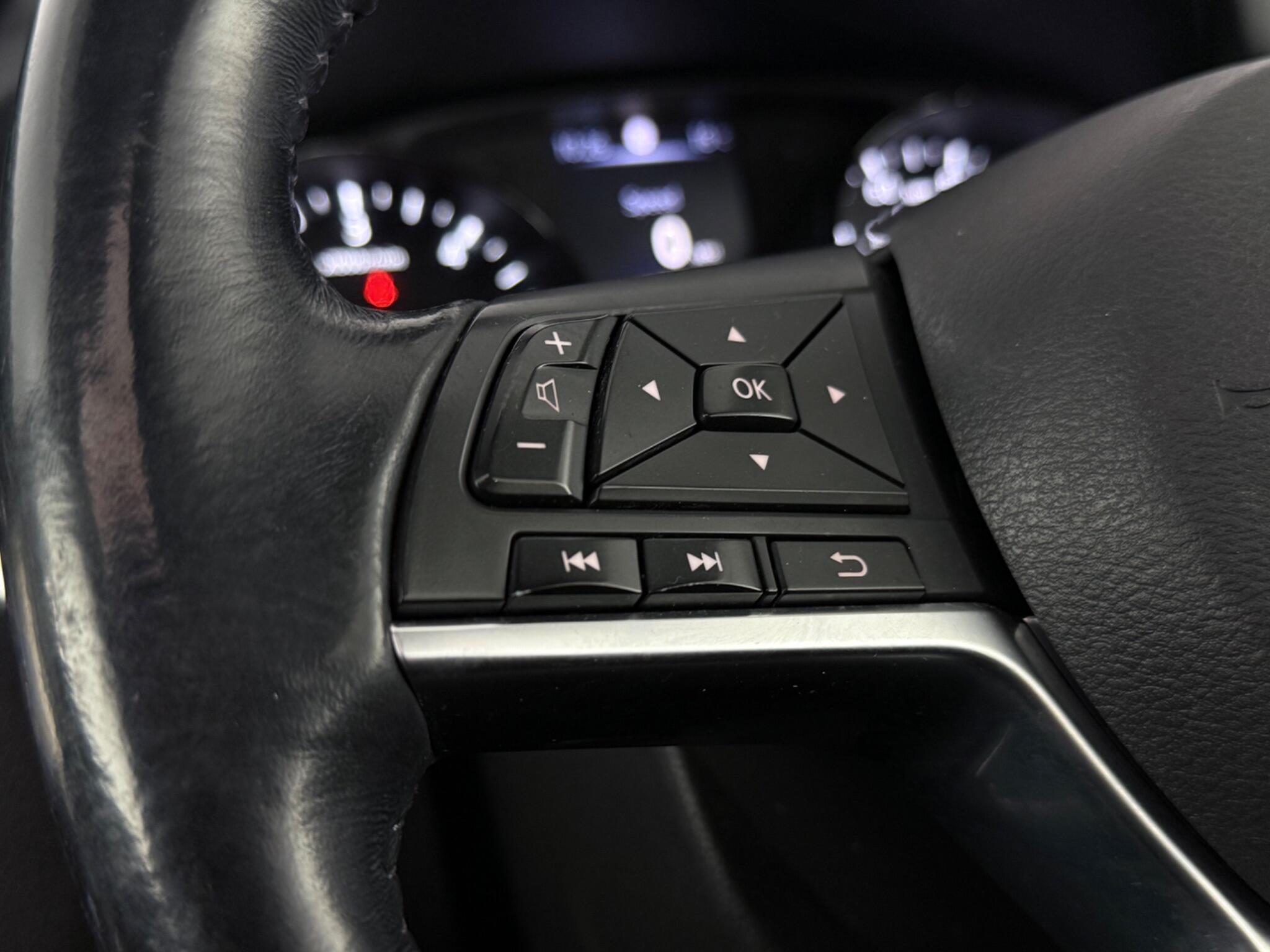 Nissan X-Trail view 13