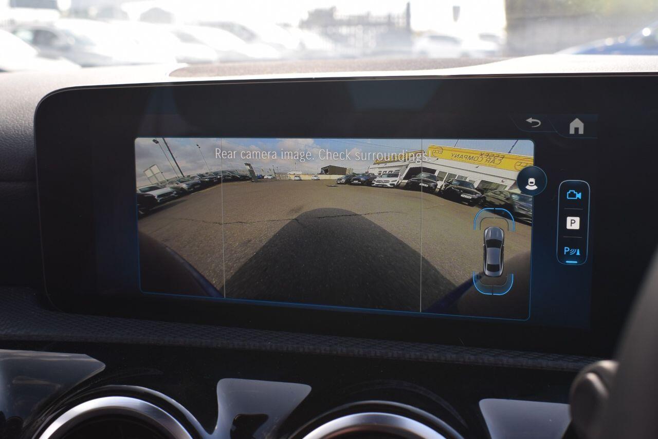 Mercedes-Benz Cla view 33