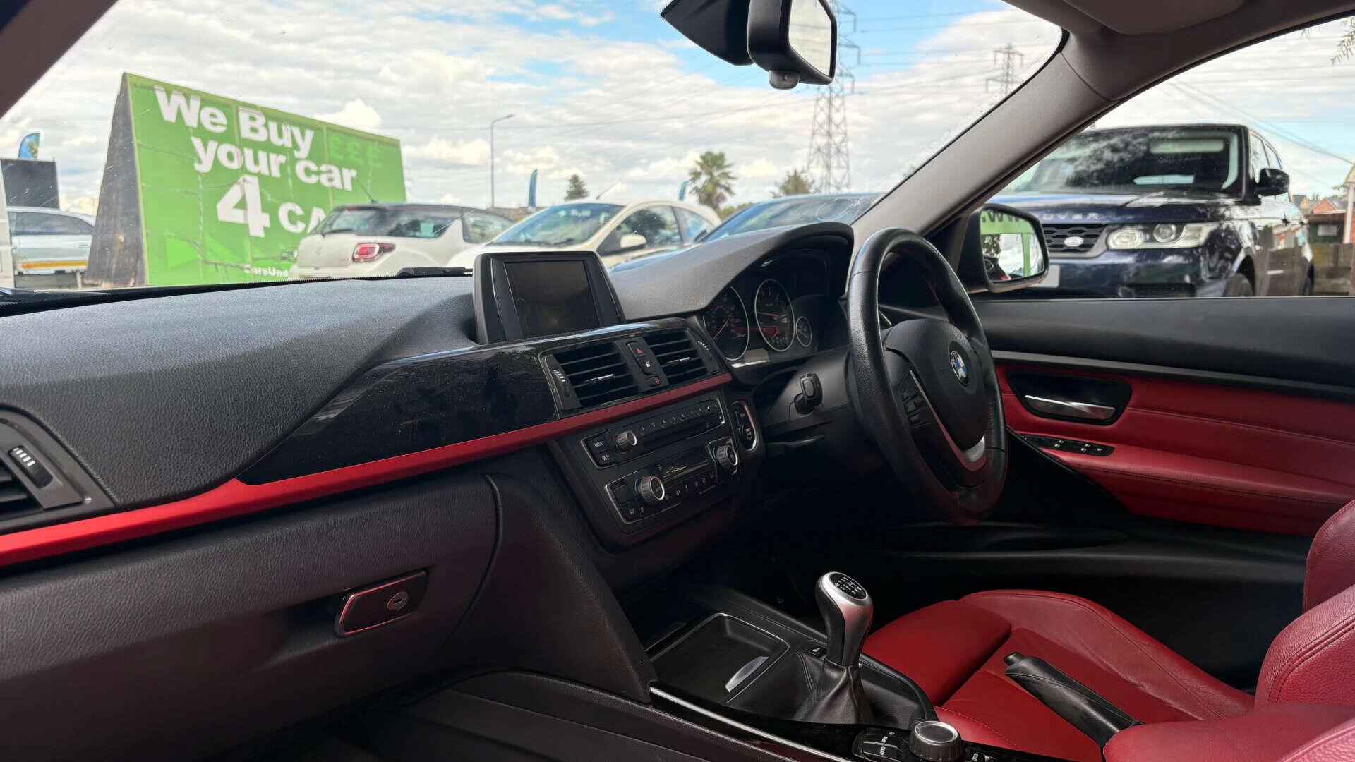 BMW 3 Series view 16