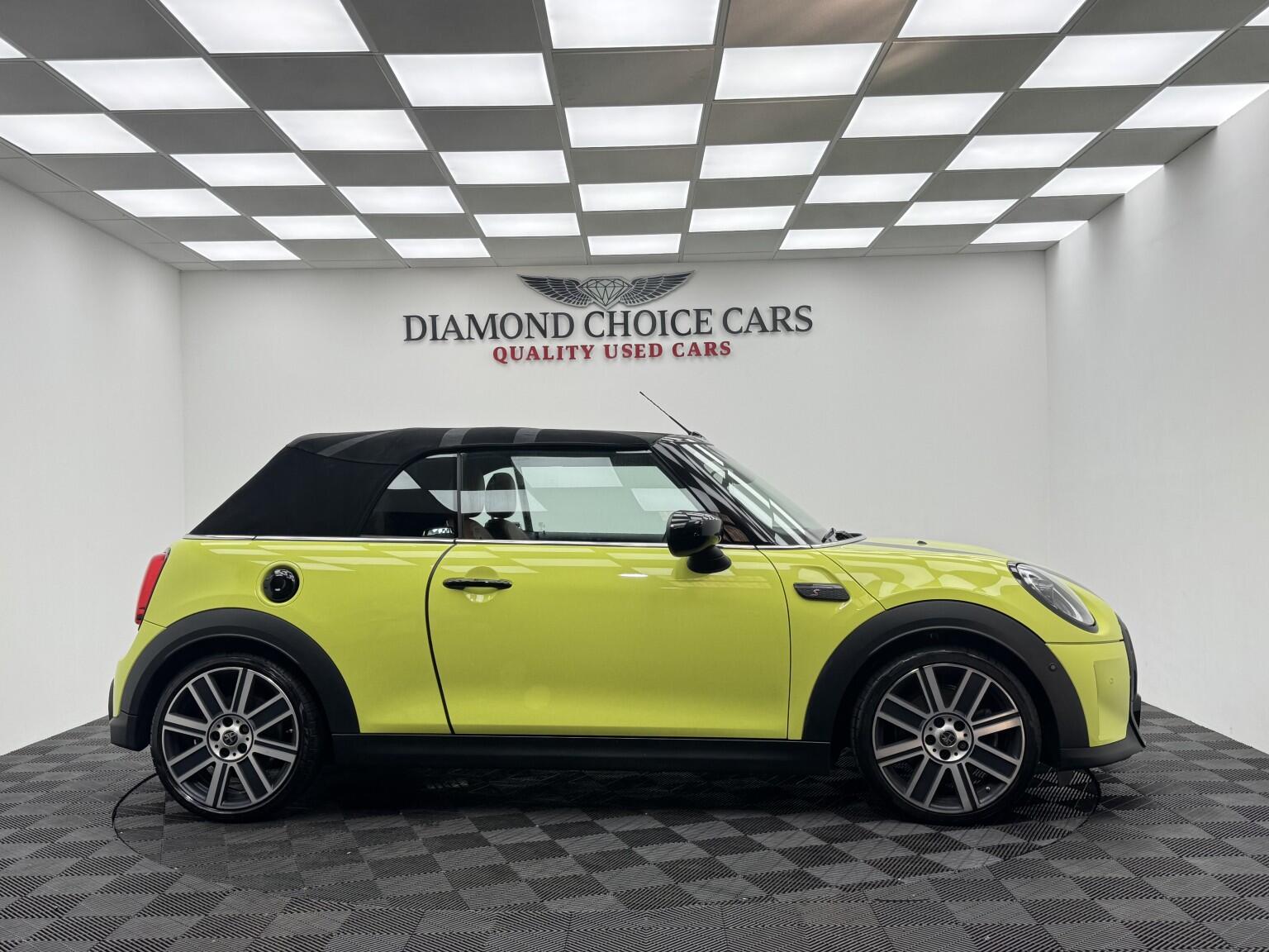 Mini Convertible view 11