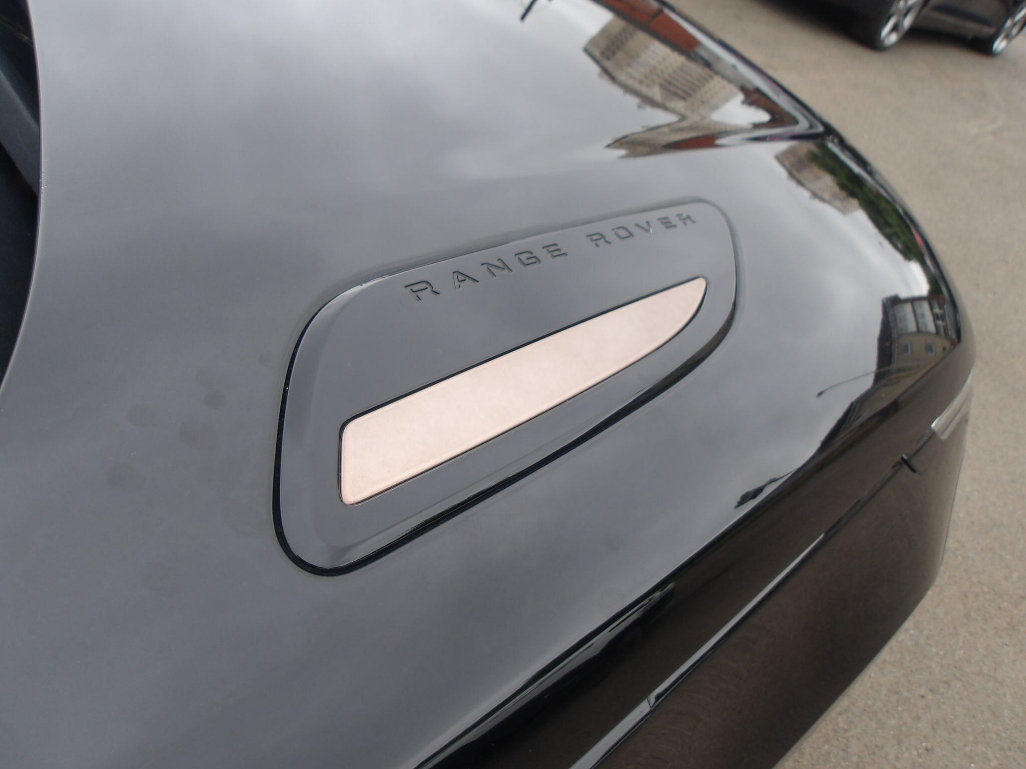 Land Rover Range Rover Velar view 15