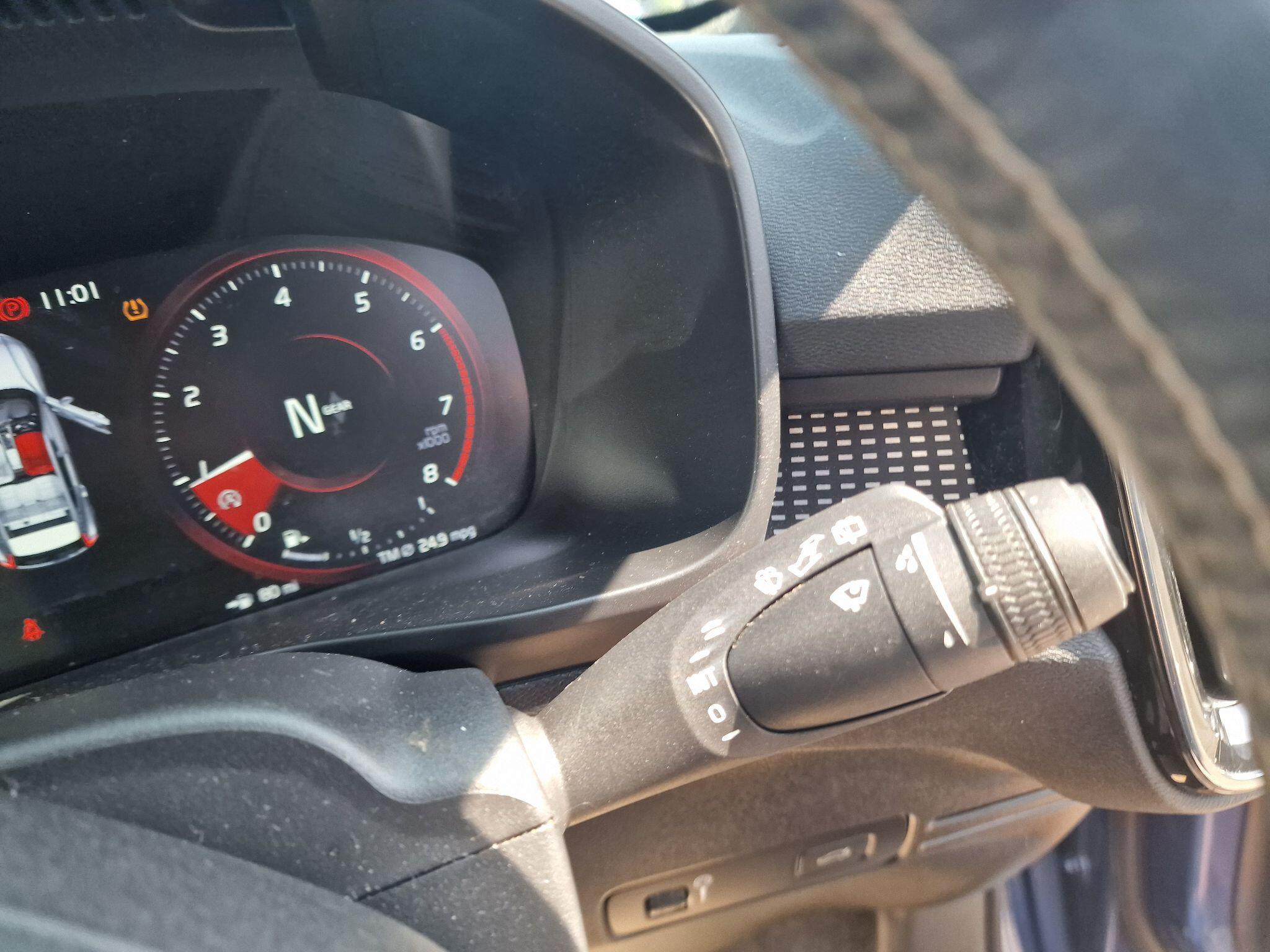 Volvo XC40 view 19
